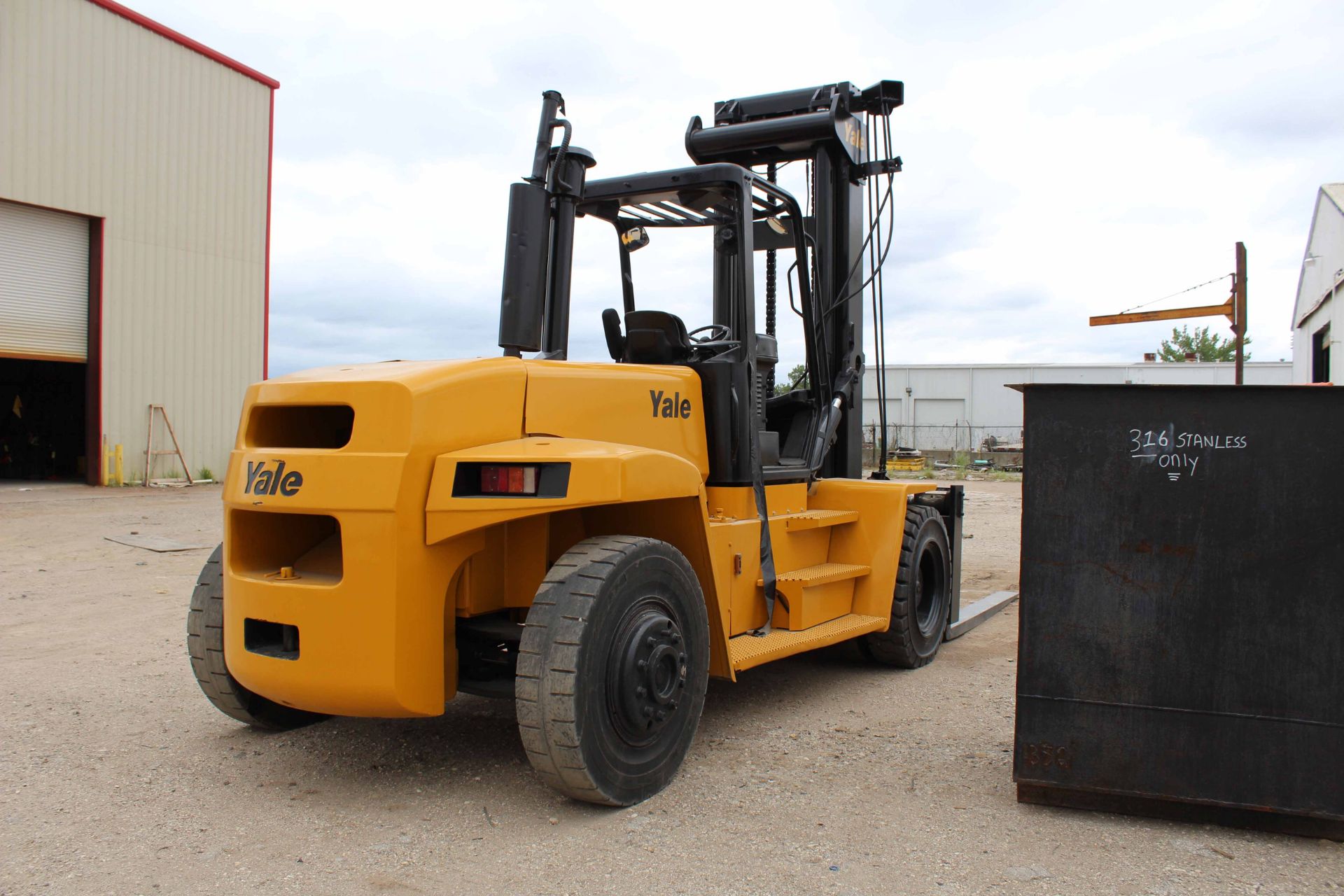 FORKLIFT, YALE 36,000 LB. CAP. MDL. GDP360, new 2005, 6 cyl. diesel pwrd, 161/183" standard mast, - Image 5 of 12