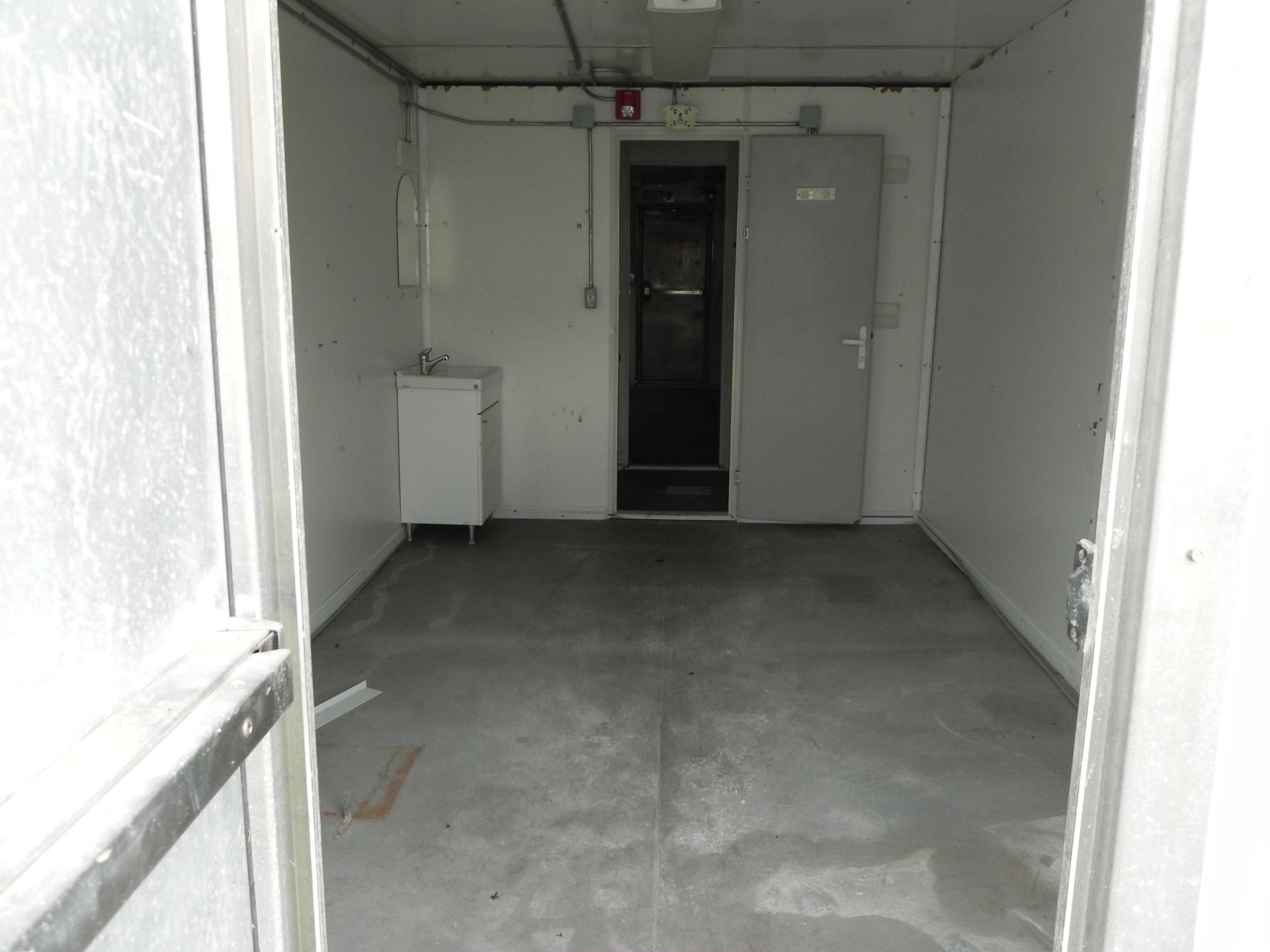 PORTABLE MAN CAMP LIVING QUARTERS, 10' x 32', 12-man sleeper unit, unit #6082. (Located offsite at - Image 3 of 4