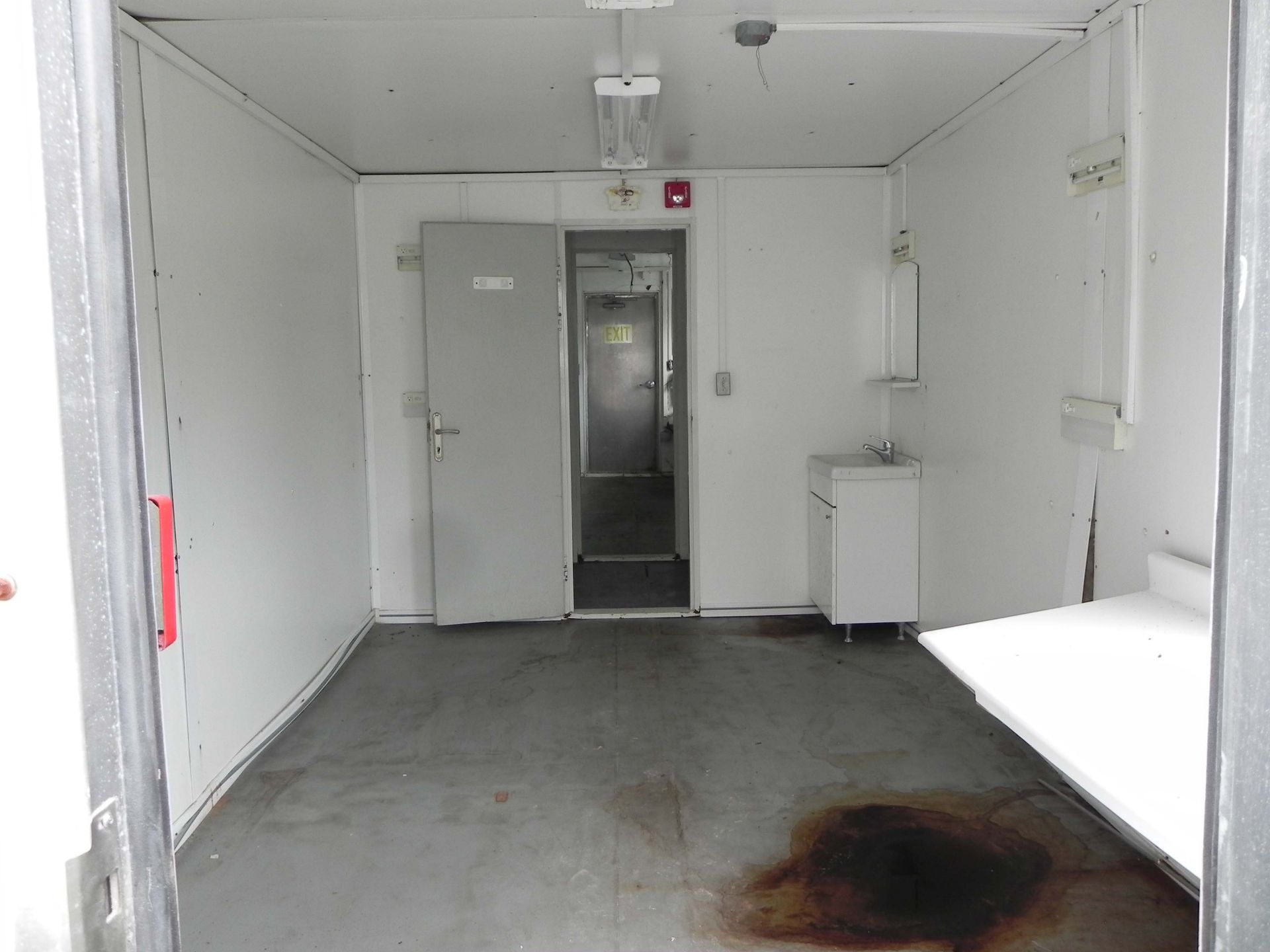 PORTABLE MAN CAMP LIVING QUARTERS, 10' x 32', 12-man sleeper unit, unit #6085. (Located offsite at - Image 3 of 4