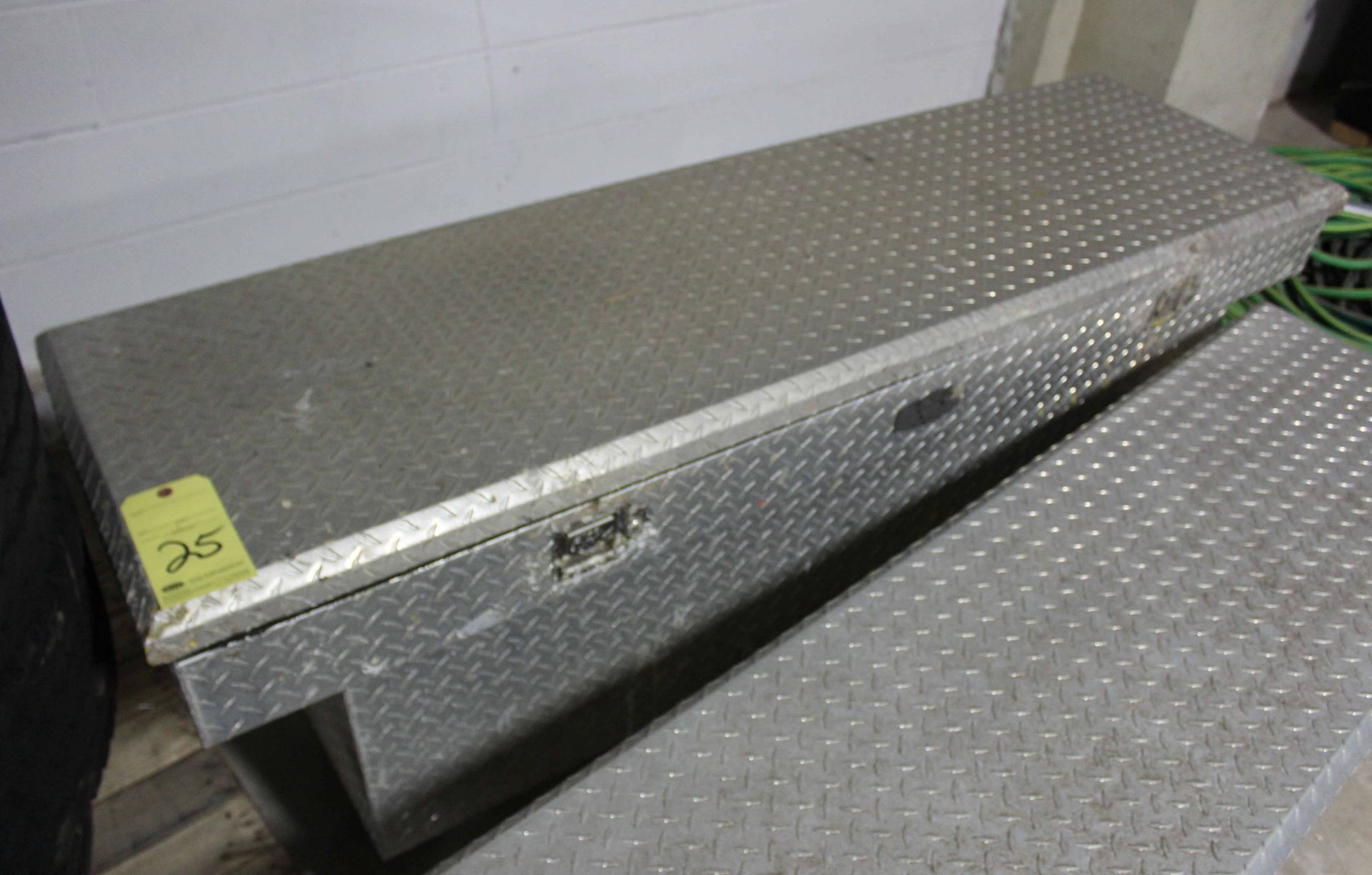 ALUMINUM DIAMOND PLATE PICKUP TOOLBOX, TRAIL BOSS