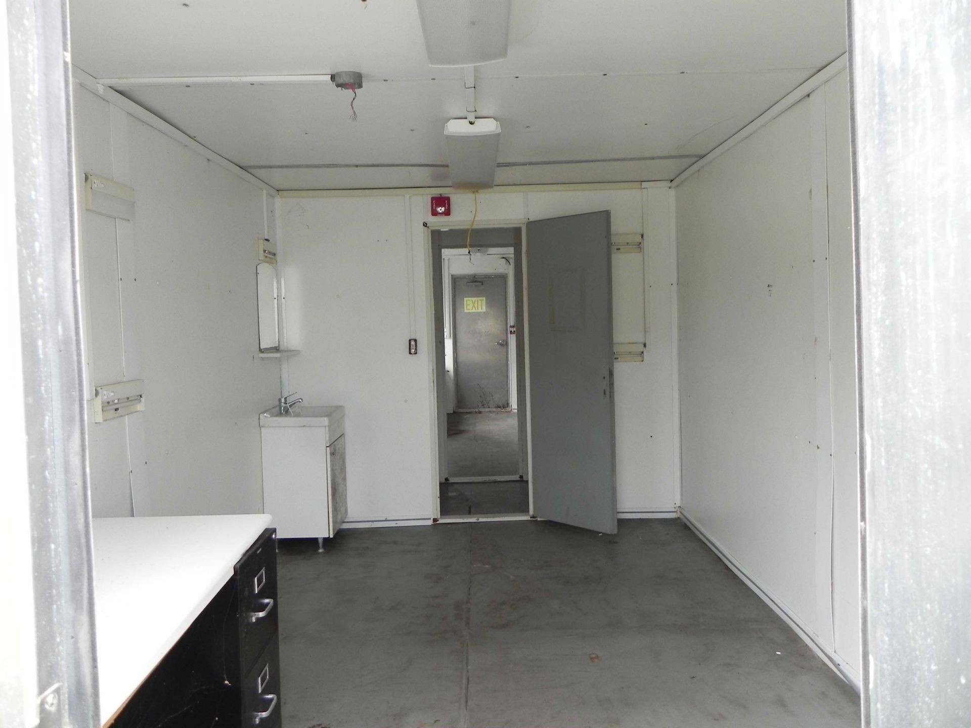 PORTABLE MAN CAMP LIVING QUARTERS, 10' x 32', 12-man sleeper unit, unit #6085. (Located offsite at - Image 2 of 4