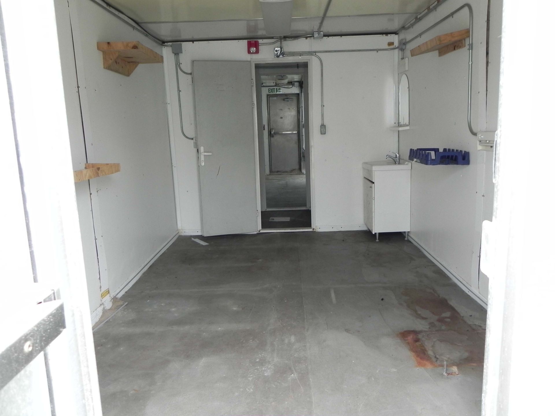 PORTABLE MAN CAMP LIVING QUARTERS, 10' x 32', 12-man sleeper unit, unit #6082. (Located offsite at - Image 2 of 4