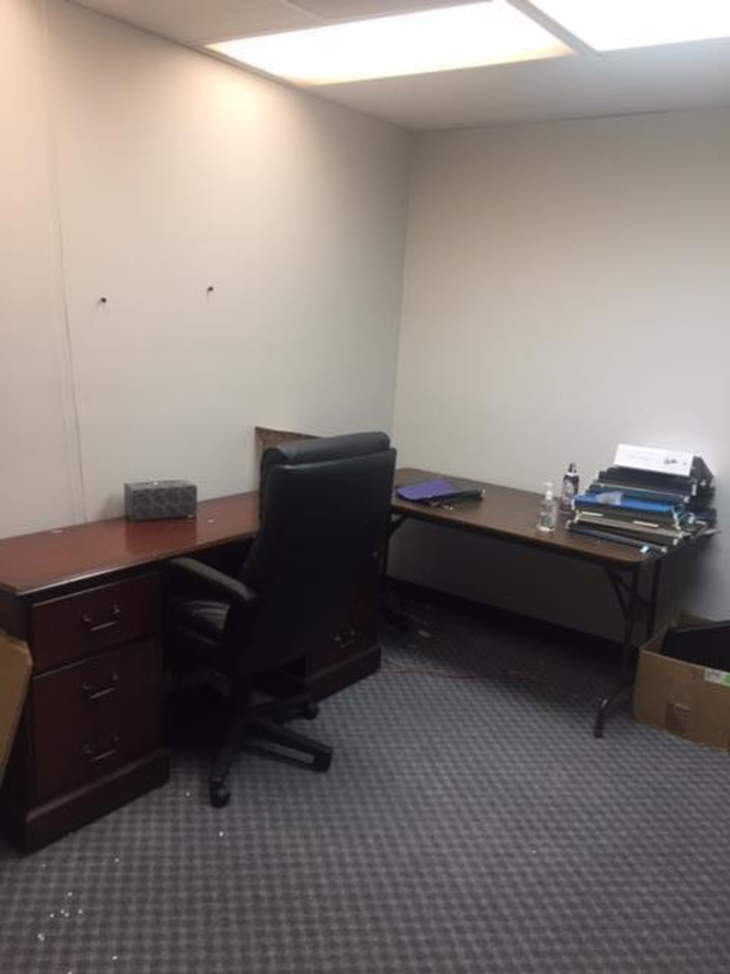 LOT OF OFFICE FURNITURE - Image 2 of 4