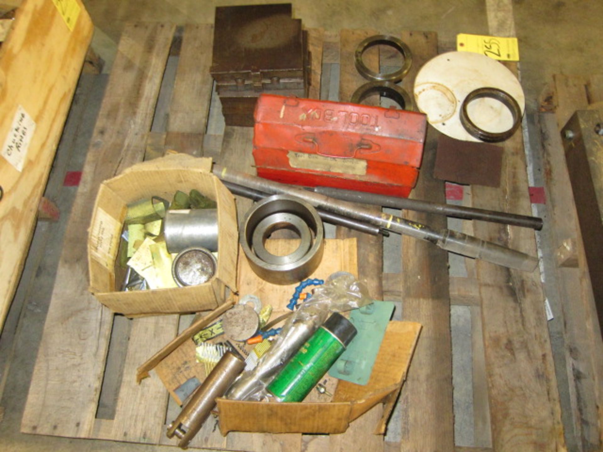 LOT CONSISTING OF: machine parts & hardware (on twelve skids) - Image 11 of 13