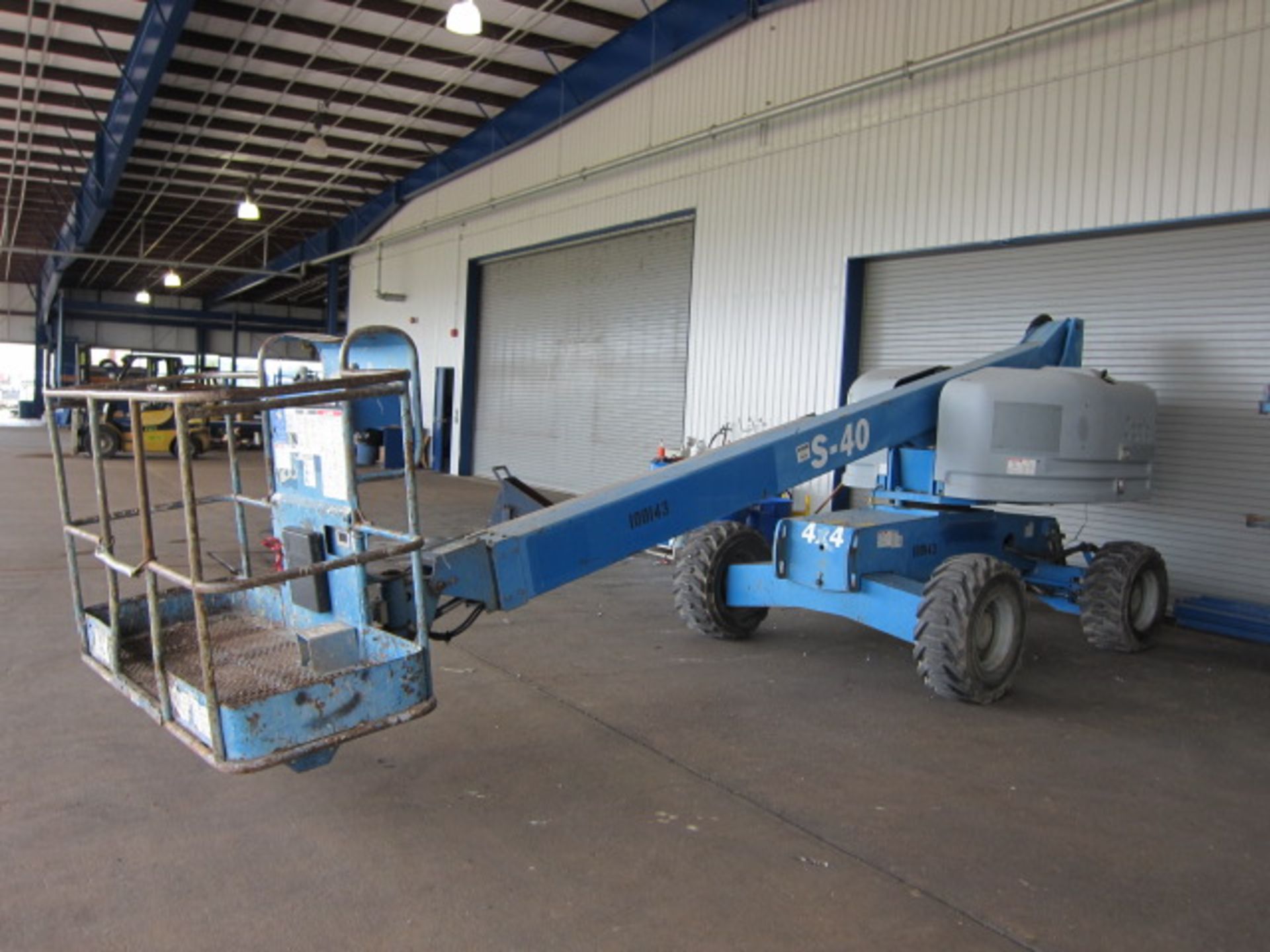 TELESCOPING BOOM MANLIFT, GENIE MDL. S-40, new 2006, diesel engine, 4-wheel drive, S/N 4006-10389 - Image 2 of 12