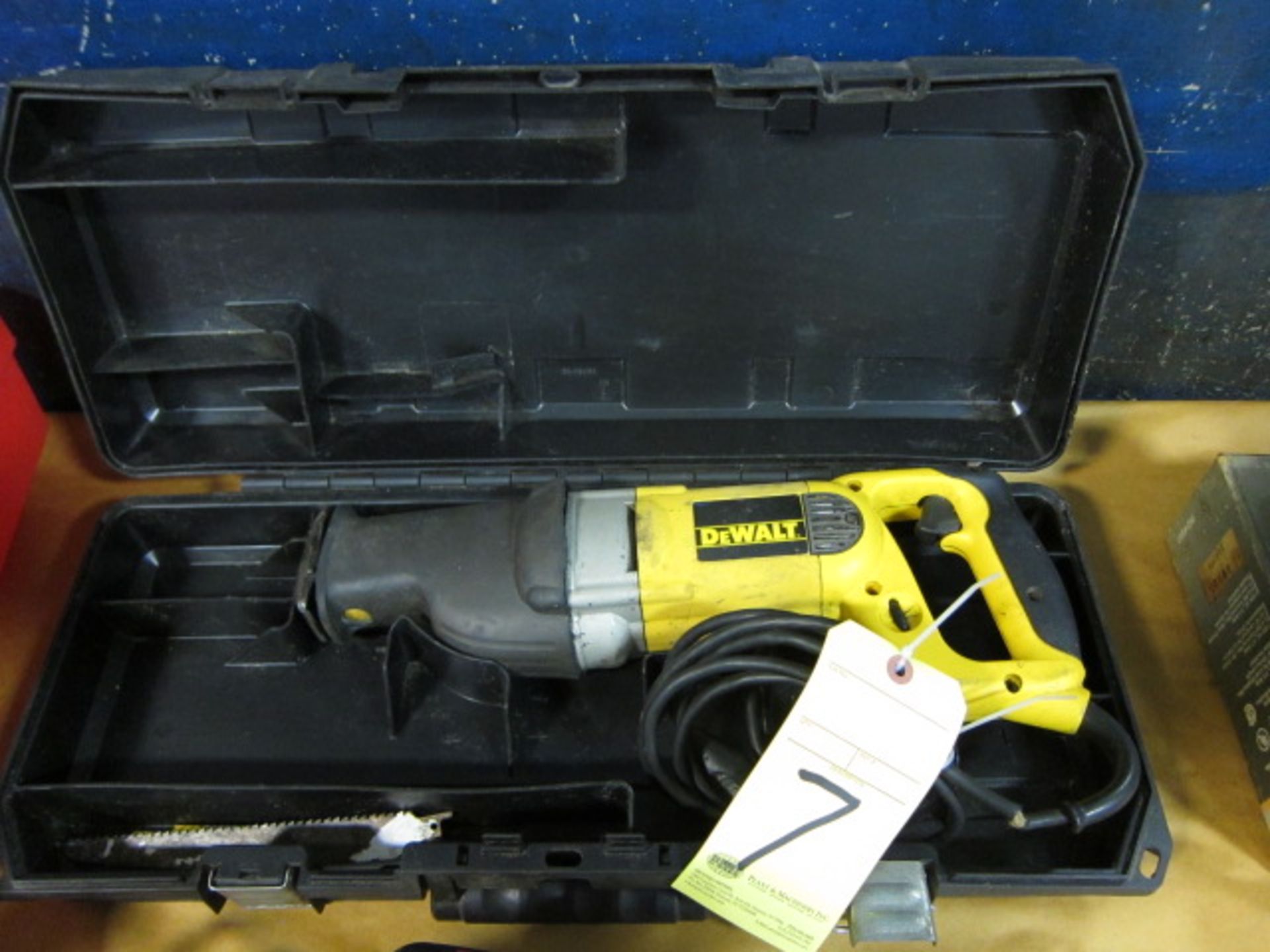 ELECTRIC RECIPROCATING SAW, DEWALT MDL. DW309