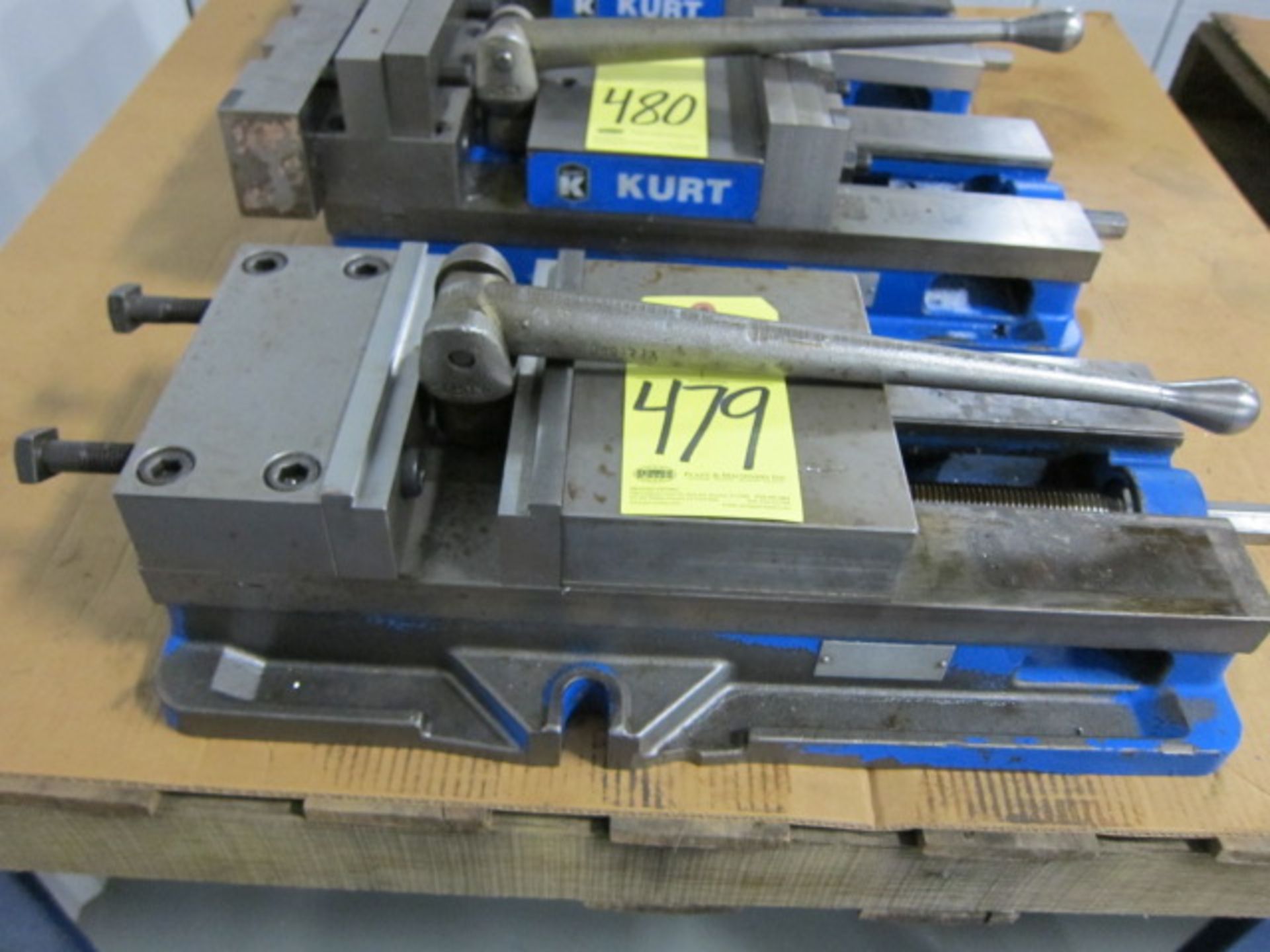 MACHINE VISE, KURT 8"