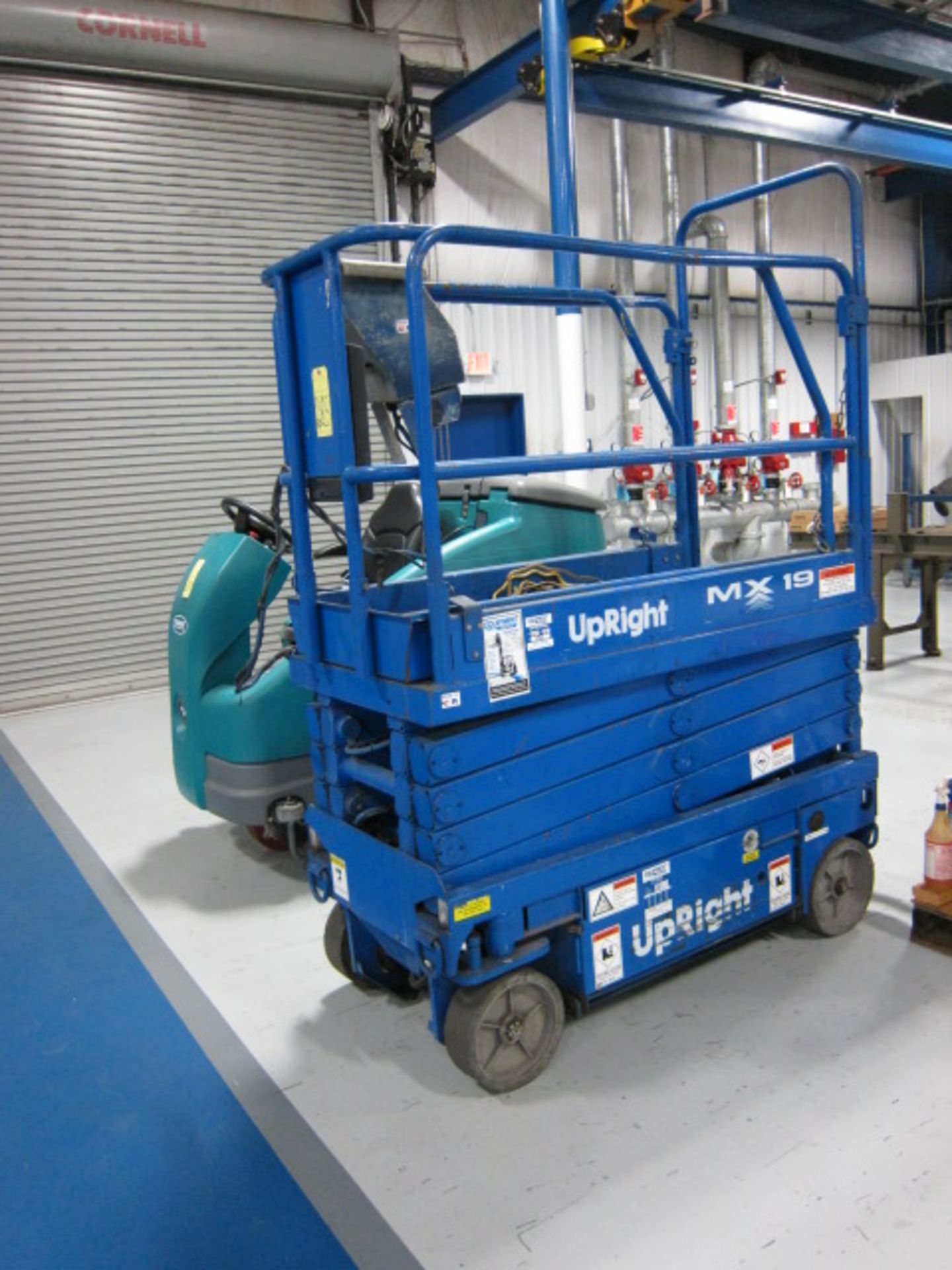 UPRIGHT MDL. MX-19 SELF-PROPELLED SCISSOR LIFT