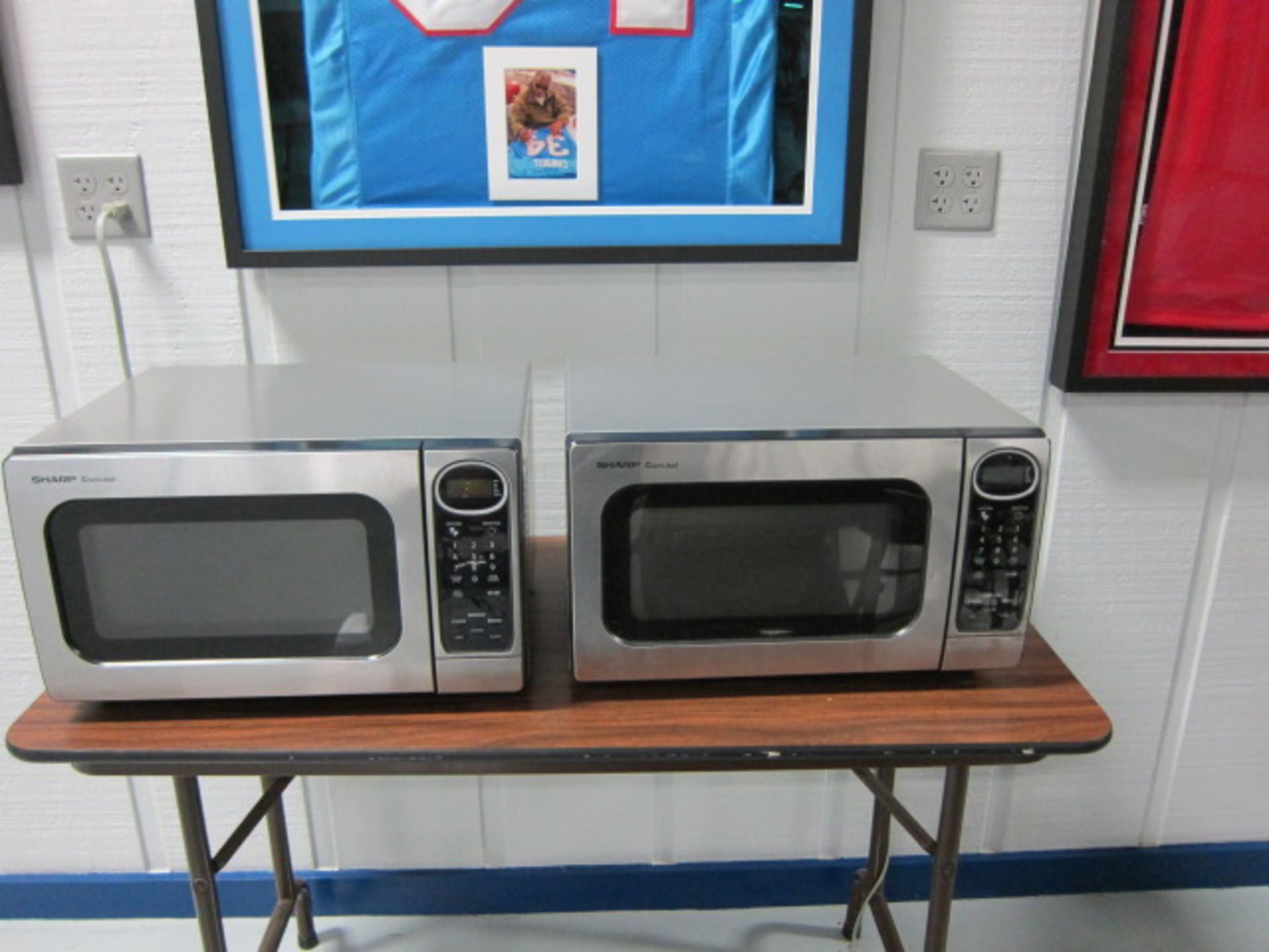 LOT OF MICROWAVE OVENS (8), assorted - Image 2 of 2