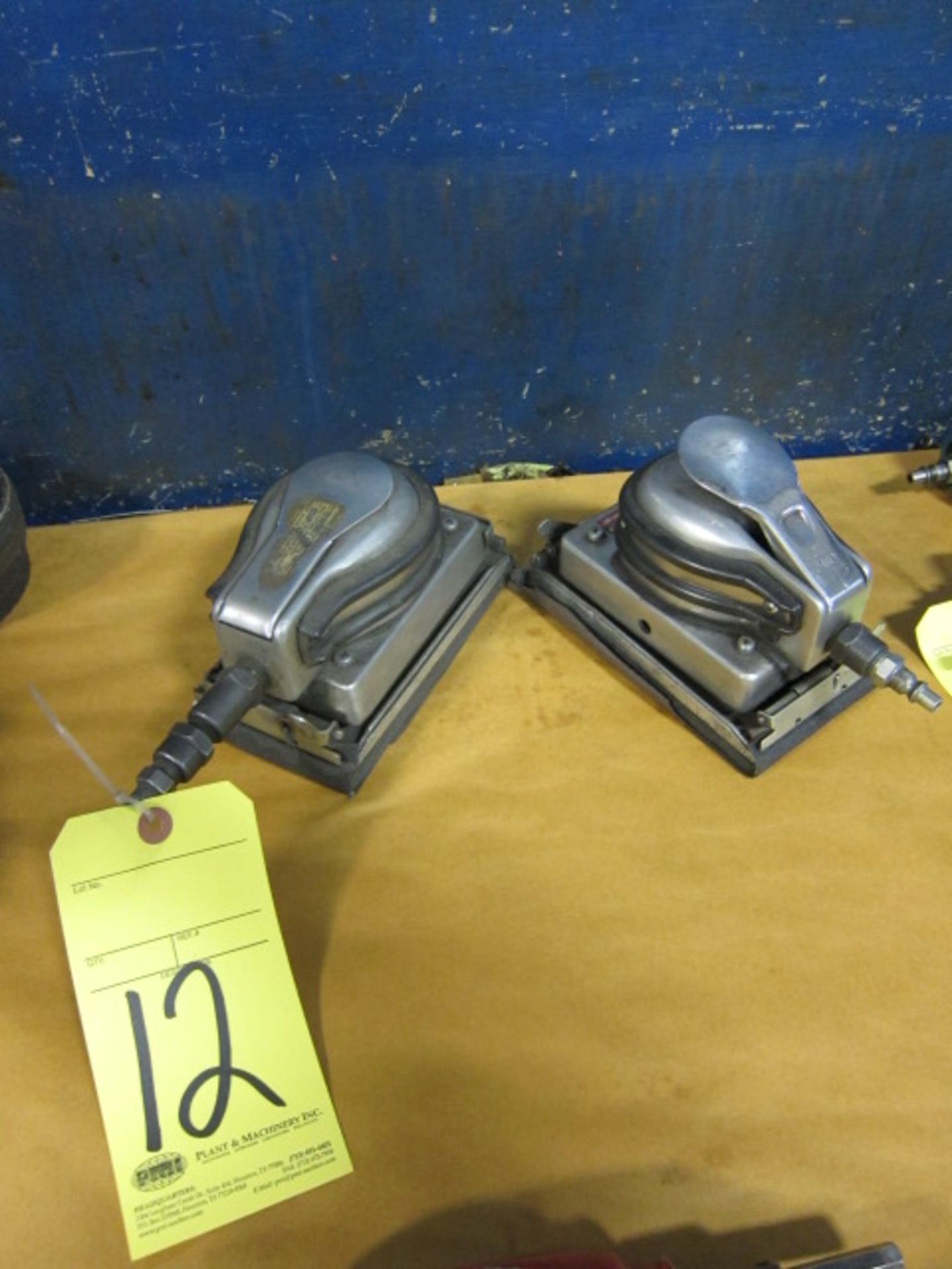 LOT OF PNEUMATIC PALM SANDERS (2)