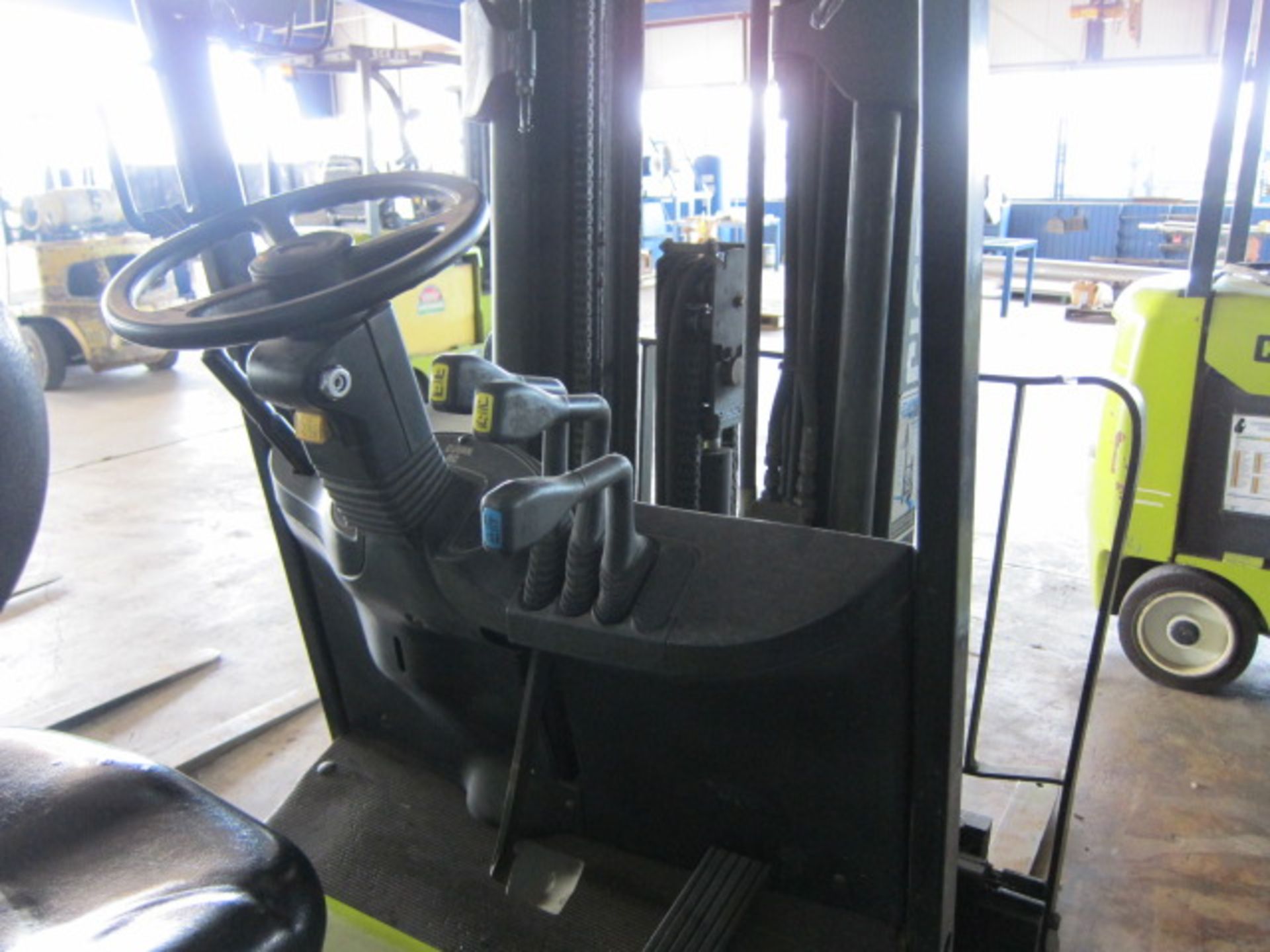 ELECTRIC FORKLIFT, CLARK 4,500 LB. CAP. MDL. TMX-25, 3-wheel design, 4,500 lb. @ 24” L.C., 36 v., - Image 5 of 7