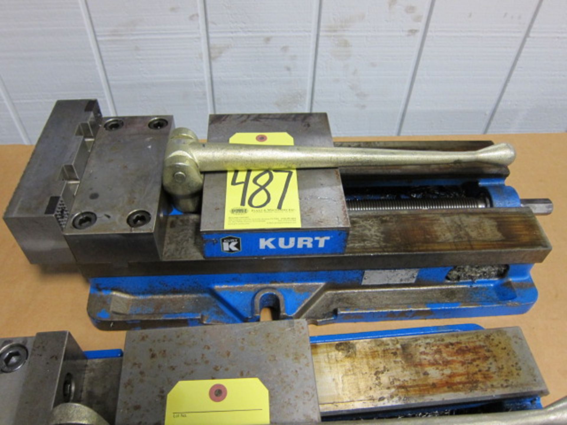 MACHINE VISE, KURT 8"