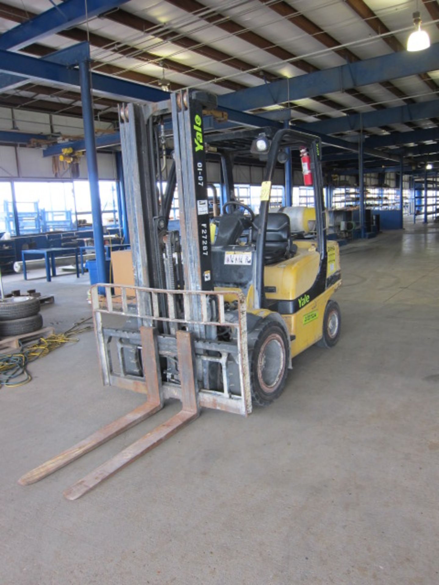 FORKLIFT, YALE 6,000 LB. CAP. MDL. GLP060VXEVSE093, new 2006, LPG, 93” triple stage mast, 199”