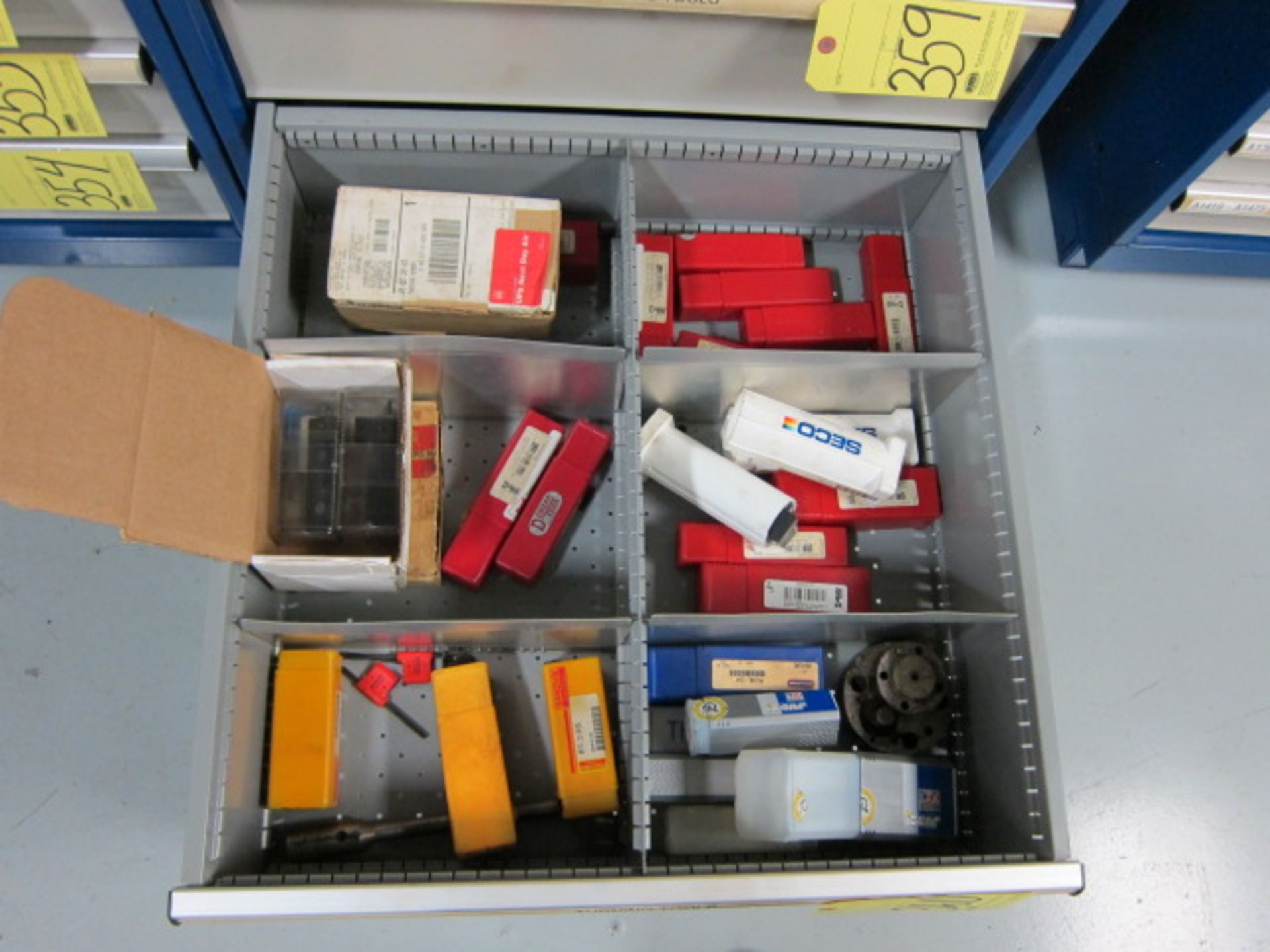 LOT OF INSERT TOOLHOLDERS, assorted (in one drawer)