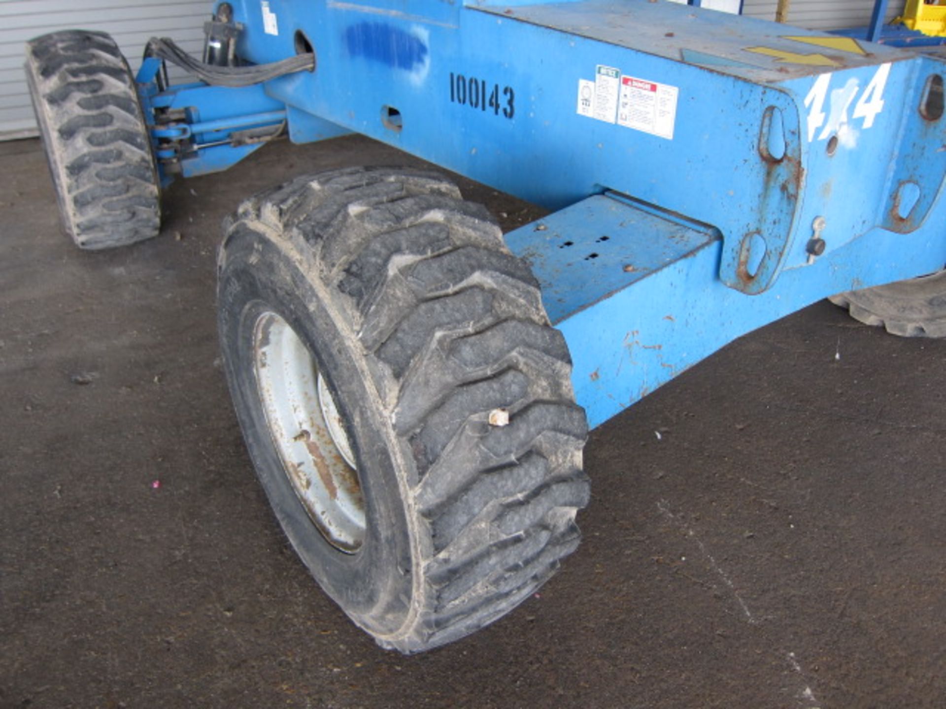 TELESCOPING BOOM MANLIFT, GENIE MDL. S-40, new 2006, diesel engine, 4-wheel drive, S/N 4006-10389 - Image 7 of 12