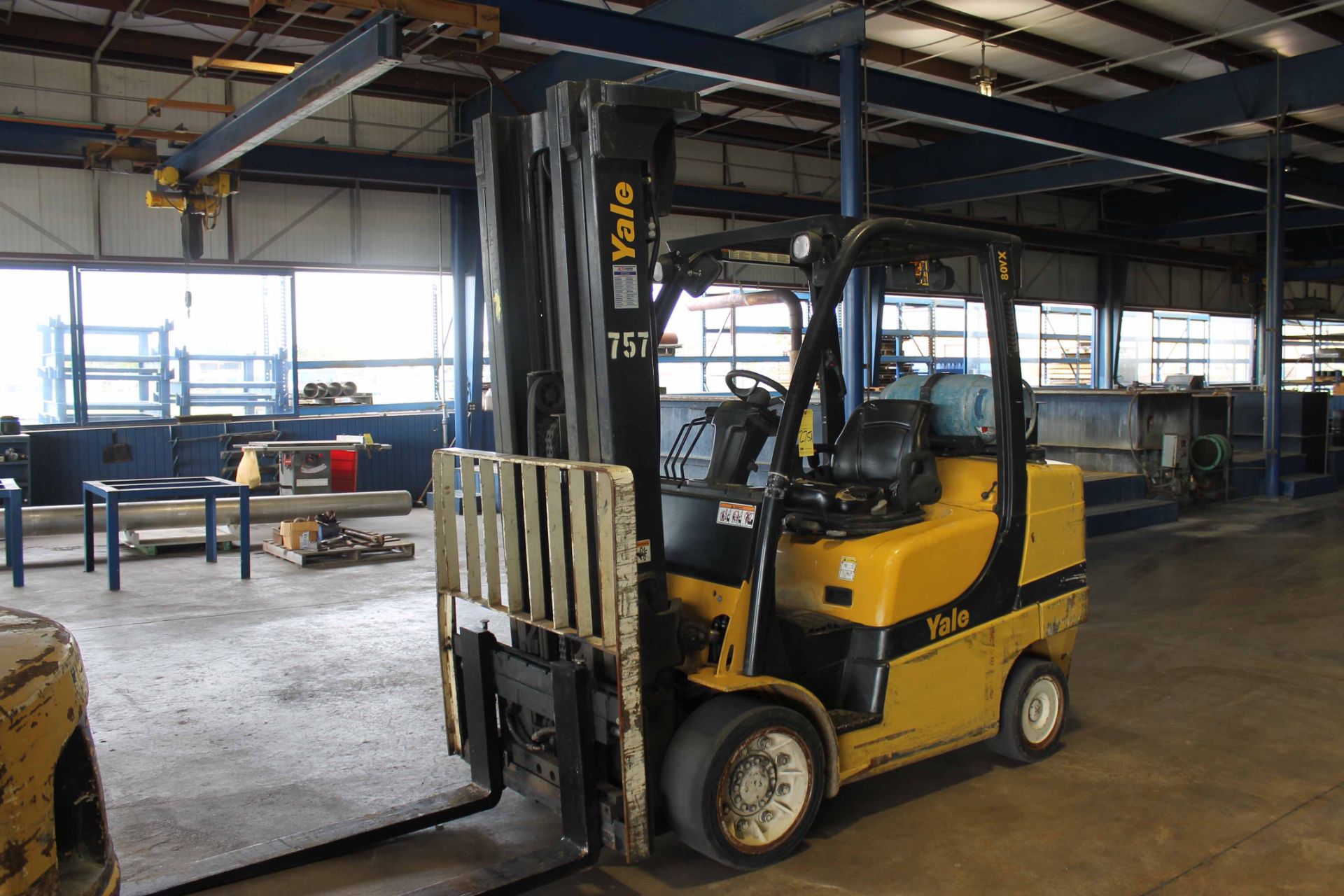 FORKLIFT, YALE 8,000 LB. CAP. MDL. GLC080VXNSE100, new 2011, LPG, 100" triple stage mast, 218"