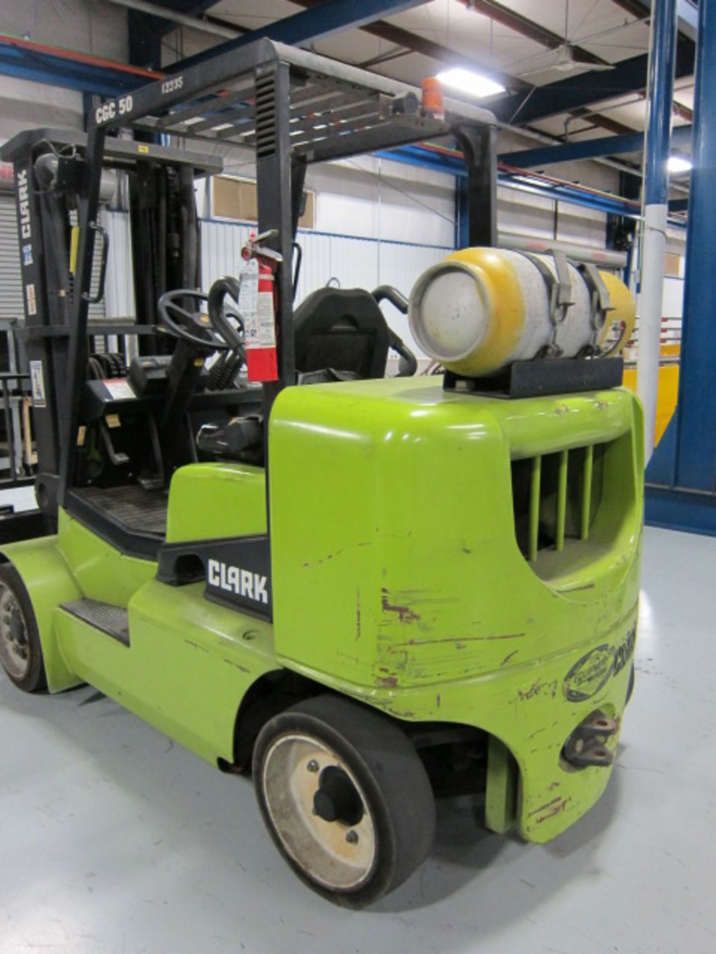 FORKLIFT, CLARK 10,000 LB. CAP. MDL. CGC50L, LPG, 9,800 lb. @ 24” L.C. as equipped, 178” max. lift - Image 7 of 8