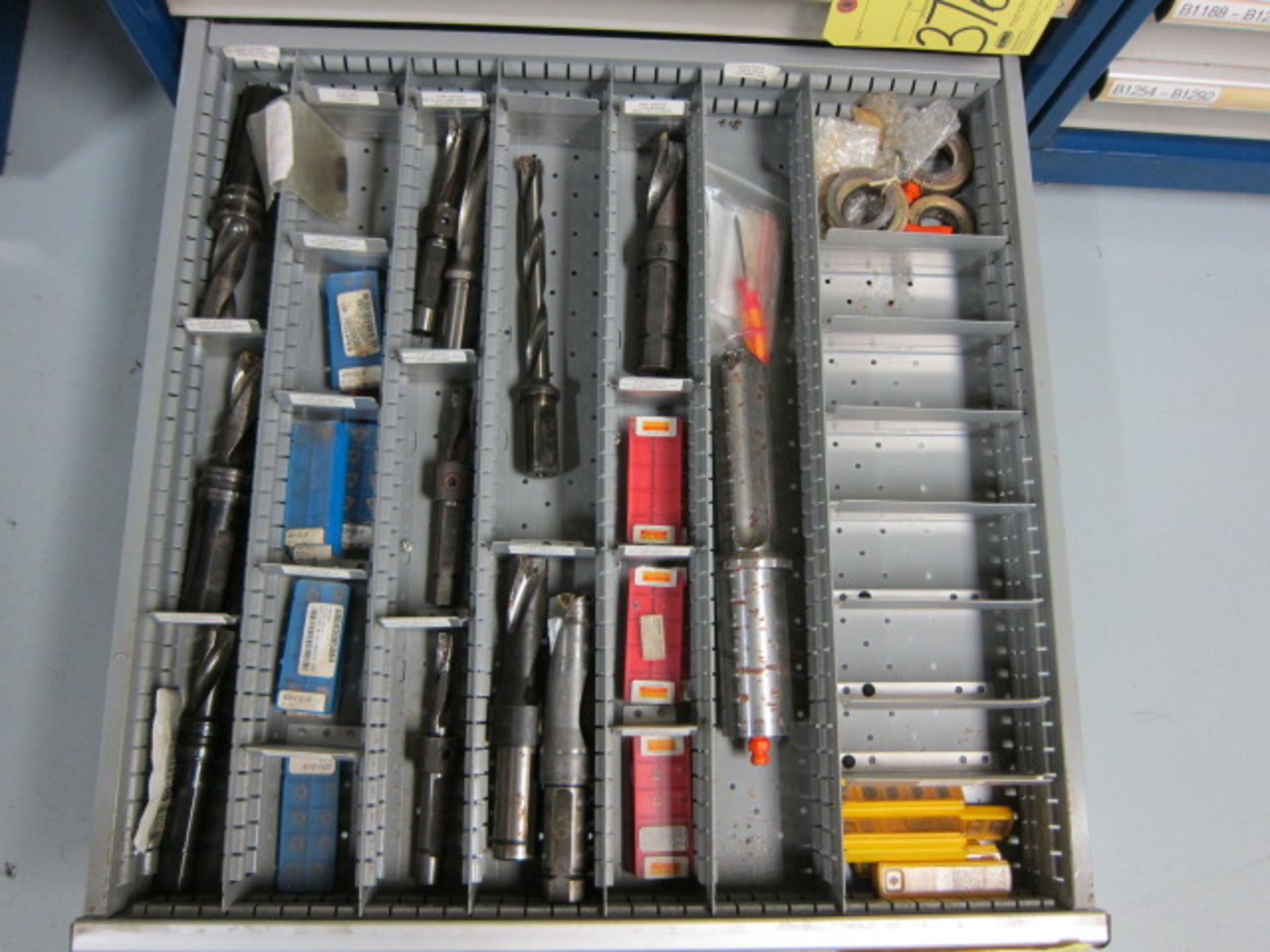 LOT CONSISTING OF: insert drills & inserts, assorted (in one drawer)