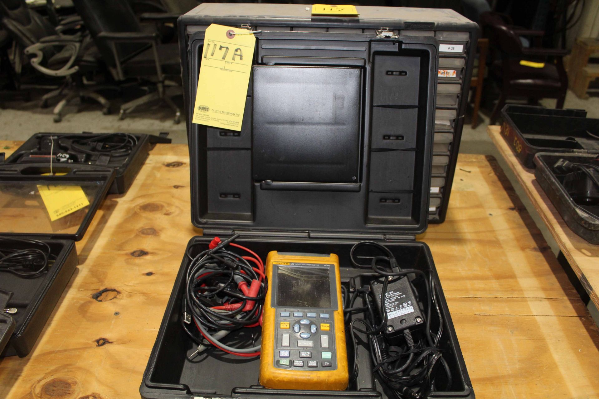 INDUSTRIAL SCOPE METER, FLUKE, 123