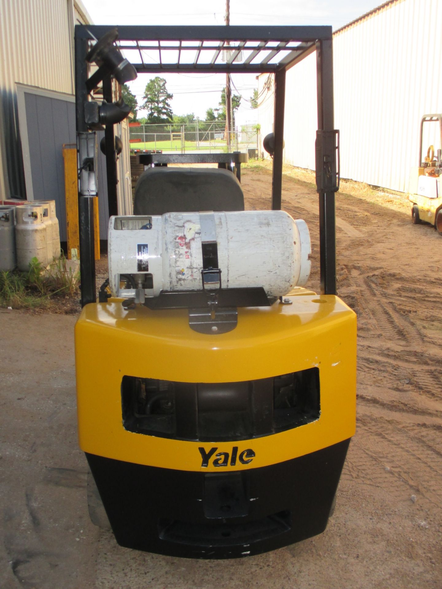 FORKLIFT, YALE 3,000 LB. CAP. MDL. GLP040, new 1999, LPG, 62" standard mast, 90" lift height, 42" - Image 3 of 4