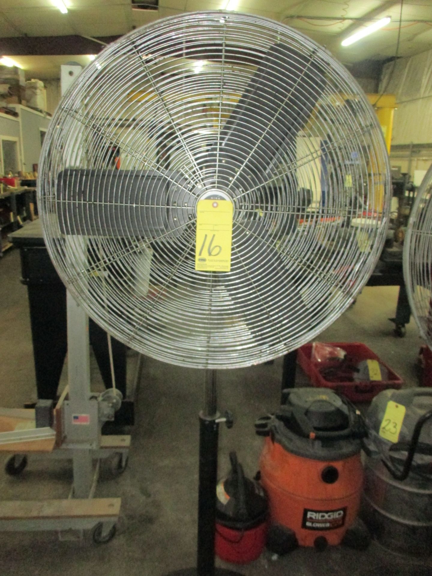 PEDESTAL SHOP FAN, FLOW PRO 30"