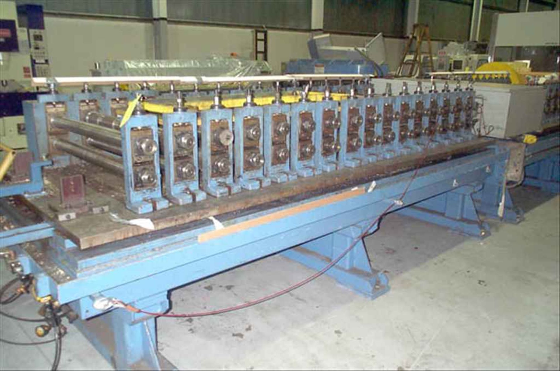 CONTOUR ROLLFORMER, (est.) new 1996, 32-stand, 2-1/2” shaft dia., (8) 4-stand shafts, 40” roll - Image 2 of 5