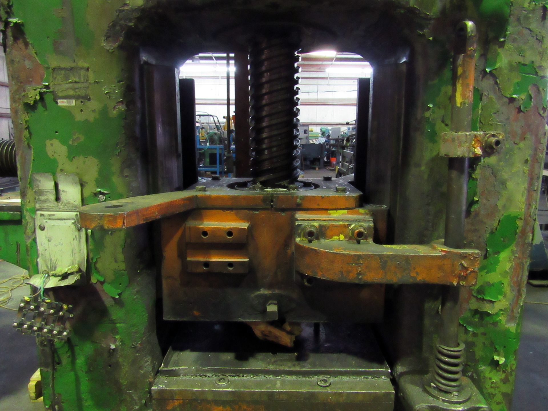 GUTMANN 150 T. CAP. FRICTION SCREW TYPE FORGING PRESS, 23.5” x 25” bed, 10” stroke, 16” daylight, 6” - Image 4 of 7