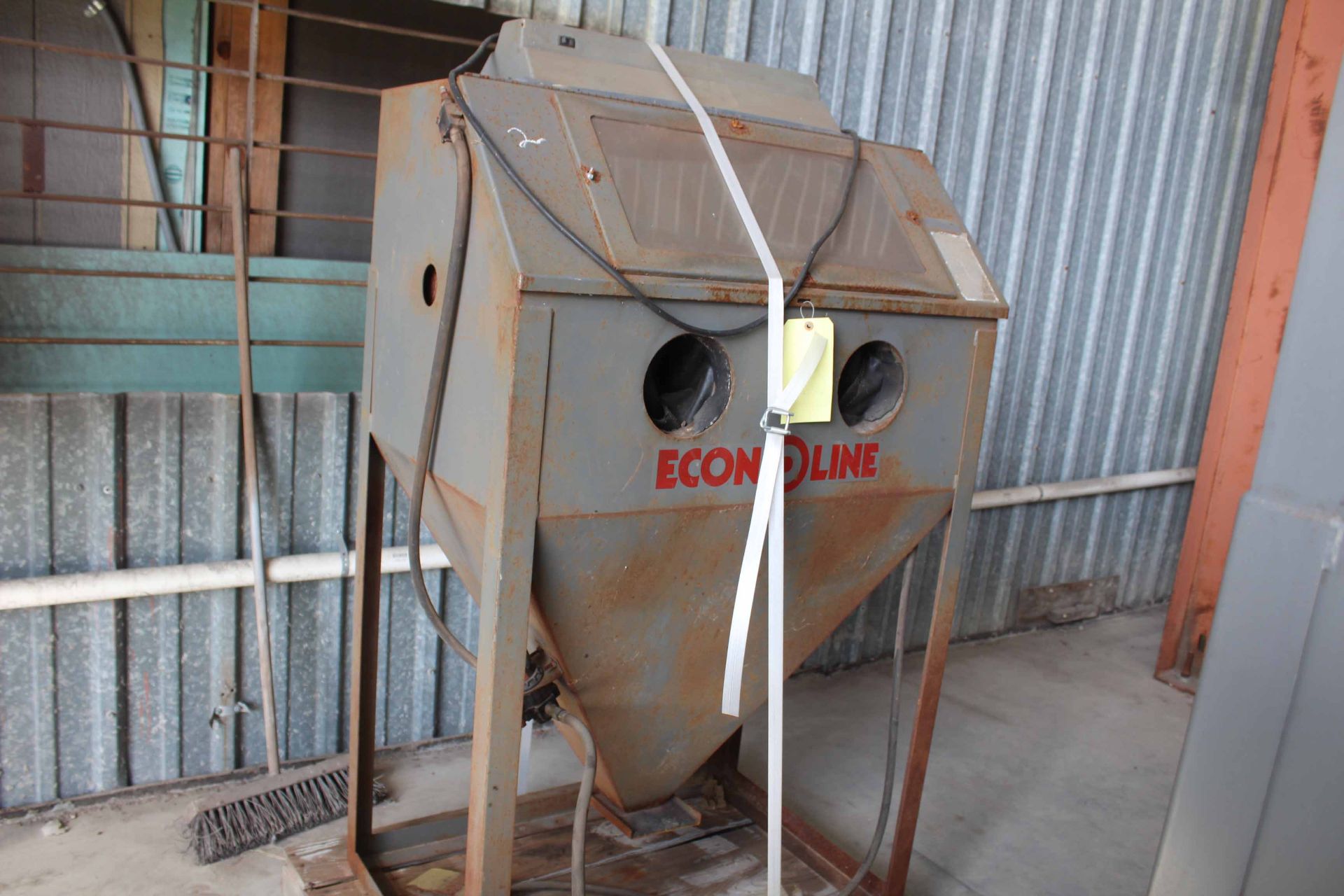 SANDBLAST CABINET, ECONOLINE