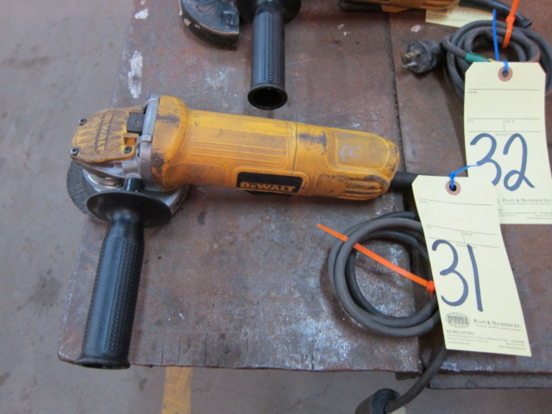 RIGHT ANGLE DISC GRINDER, DEWALT 4-1/2"