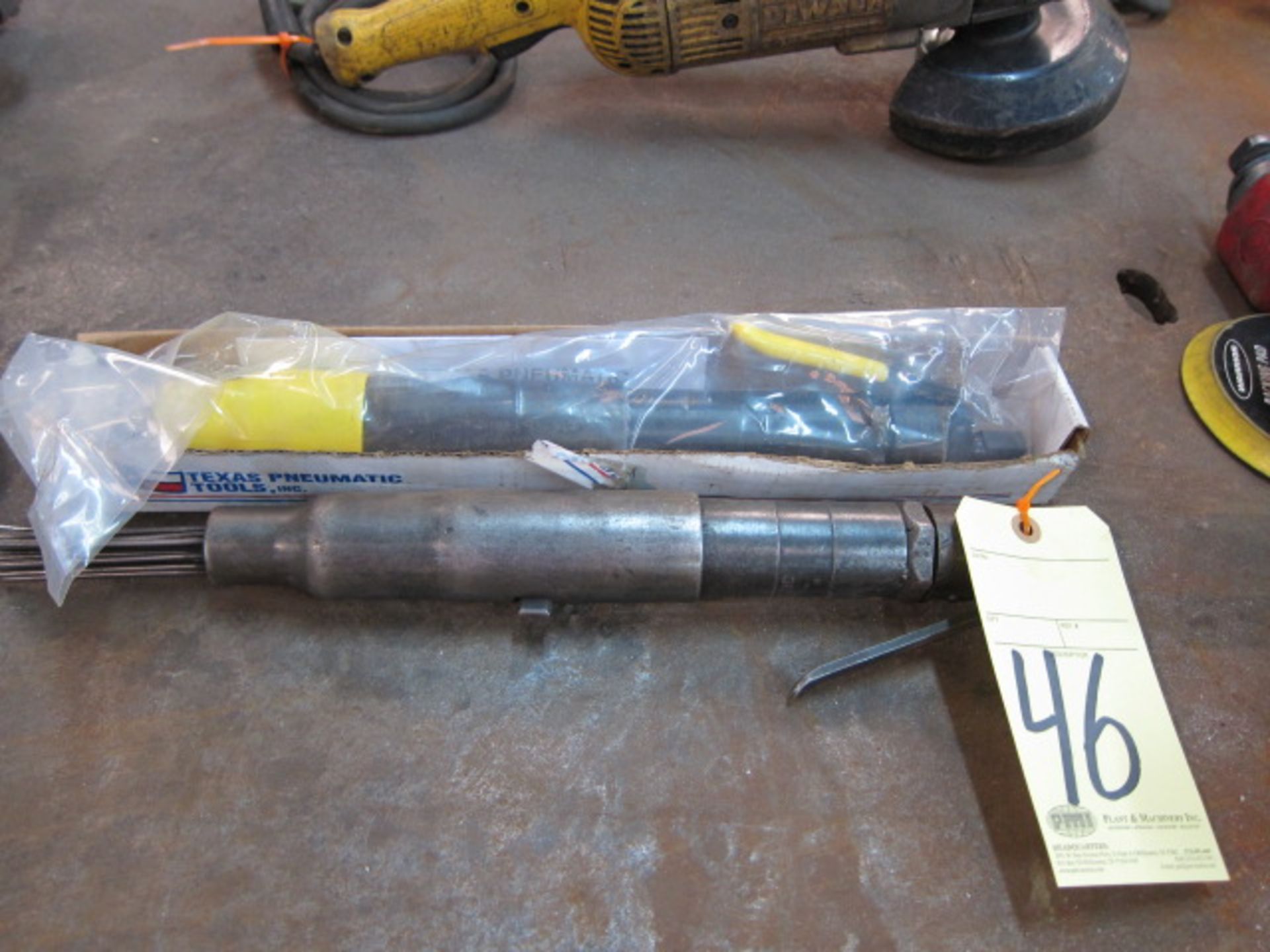 LOT OF PNEUMATIC DESCALERS (2)