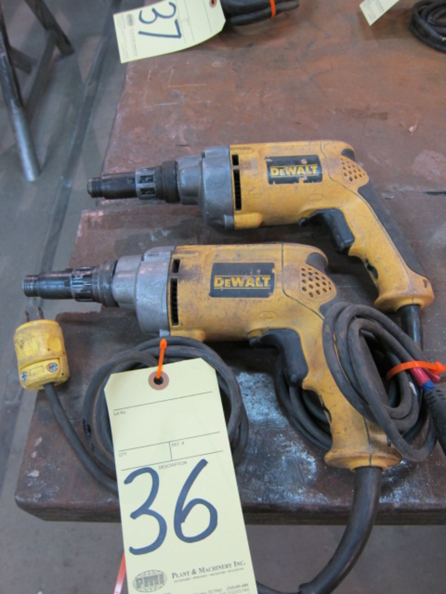 LOT OF ELECTRIC SCREW GUNS (2), DEWALT