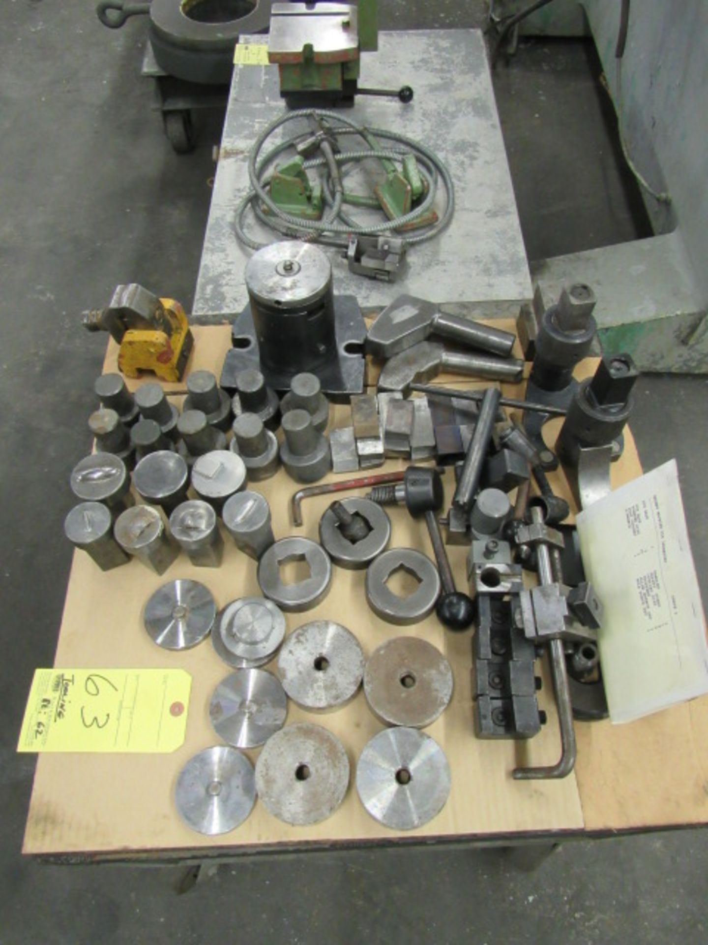 LOT OF TOOLING, for the Trumpf Nibbler (Lot 62): CONSISTS OF DYE BASE (1), DYE BASE (2), - Image 3 of 4