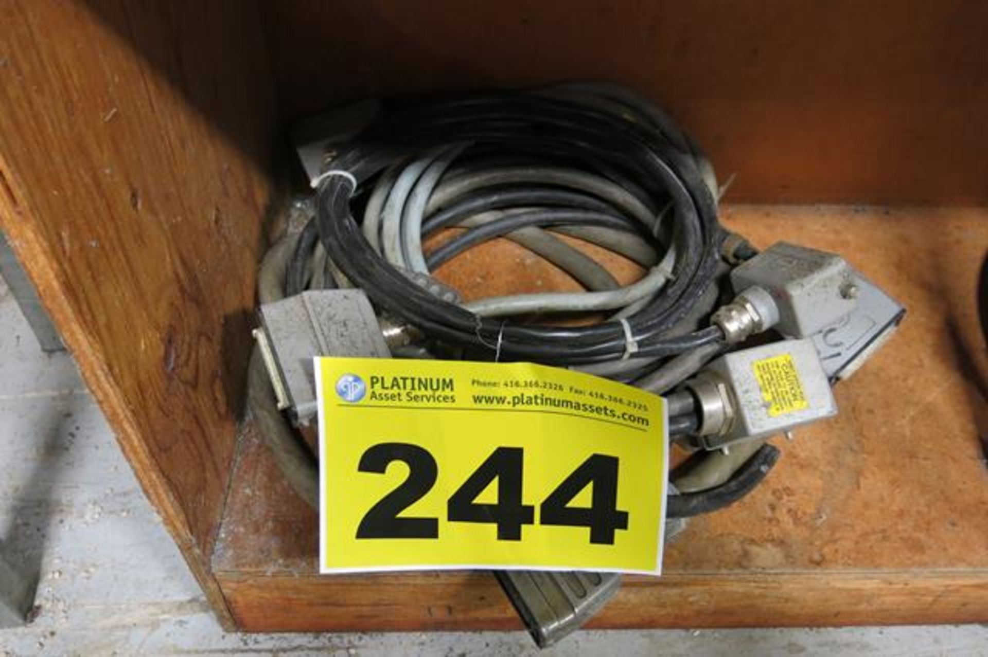 LOT OF HOT RUNNER CABLES