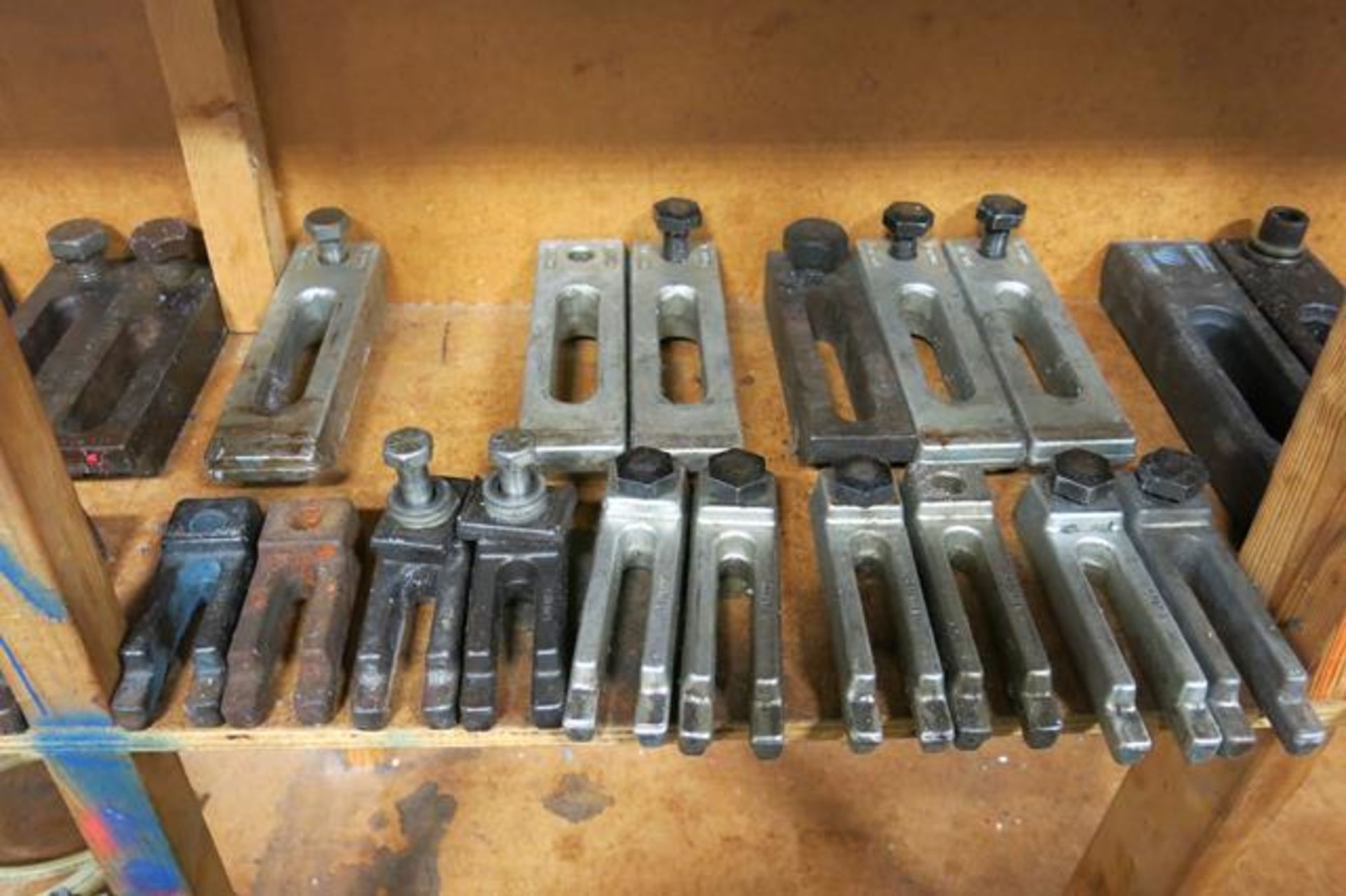 LOT OF MOLD CLAMPS - Image 3 of 4