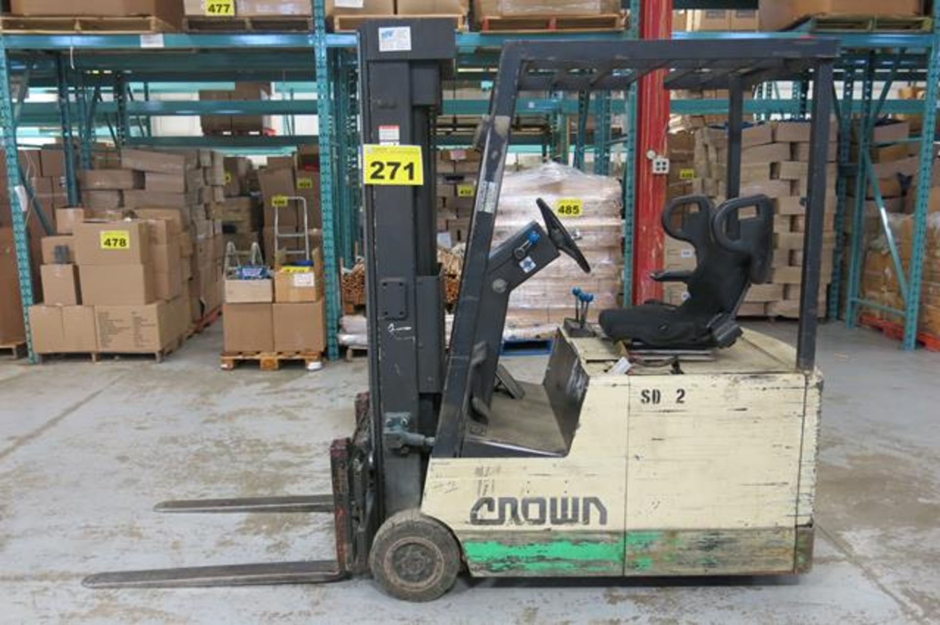 CROWN, BATTERY POWERED, FORKLIFT WITH CHARGER - LATE DELIVERY MARCH 24 - Image 2 of 12