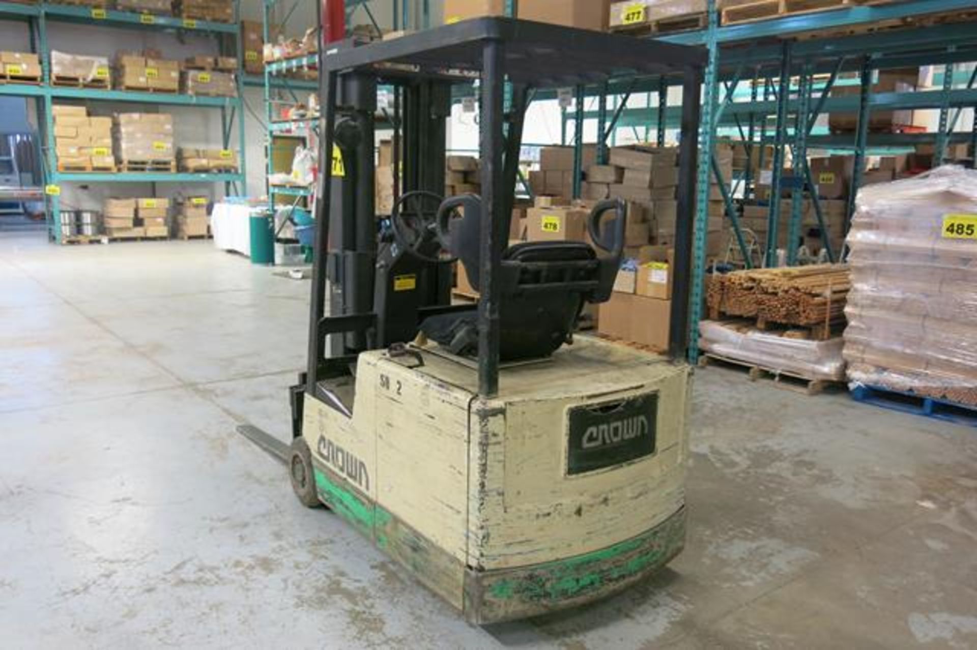CROWN, BATTERY POWERED, FORKLIFT WITH CHARGER - LATE DELIVERY MARCH 24 - Image 3 of 12