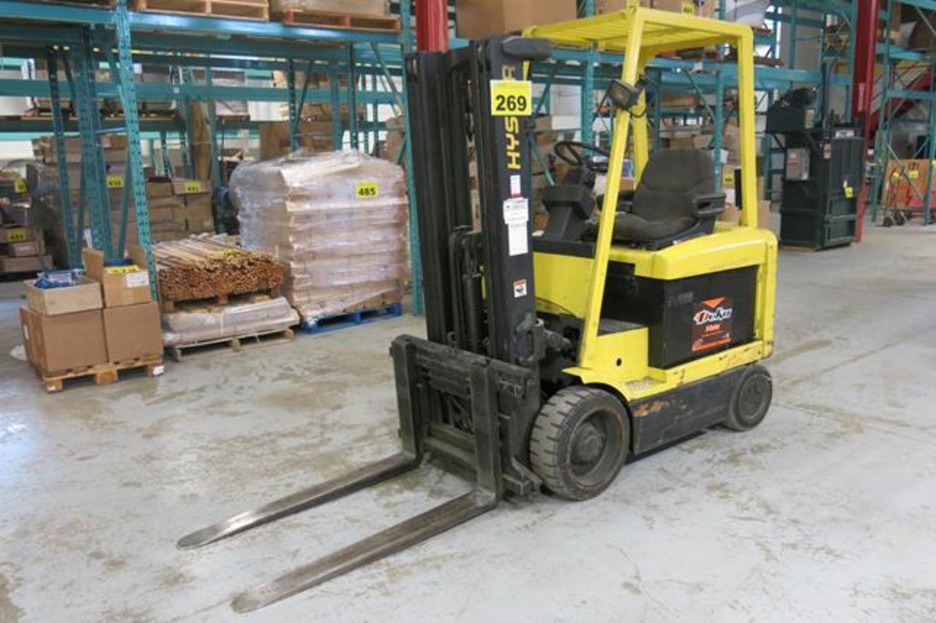 HYSTER, E60XM,-33, 5,800, 3 STAGE, BATTERY POWERED FORKLIFT, SIDESHIFT, 181", MAXIMUM LIFT, S/N