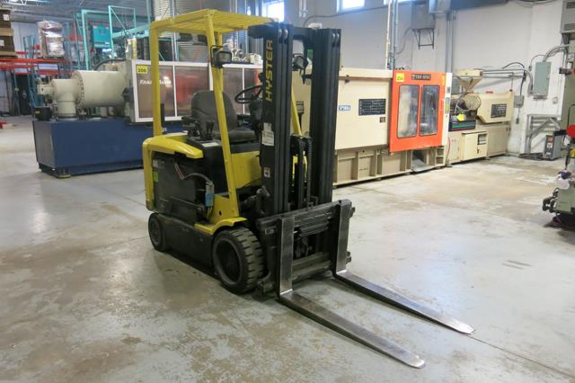 HYSTER, E60XM,-33, 5,800, 3 STAGE, BATTERY POWERED FORKLIFT, SIDESHIFT, 181", MAXIMUM LIFT, S/N - Image 7 of 12