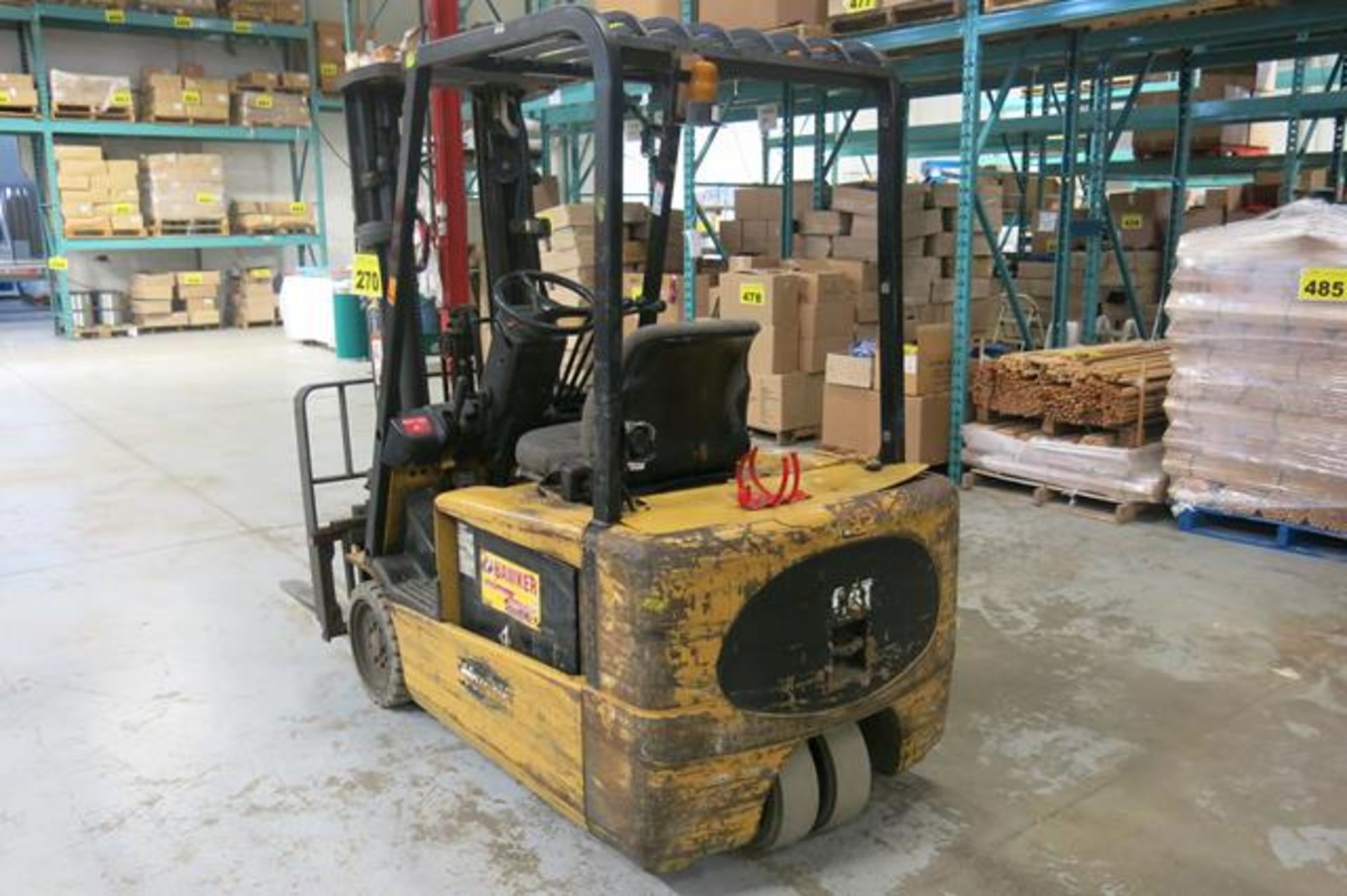 CATERPILLAR, EP20KT, 3,700 LBS., 3 STAGE, 3-WHEEL, BATTERY POWERED, FORKLIFT, SIDESHIFT, 188" - Image 3 of 13