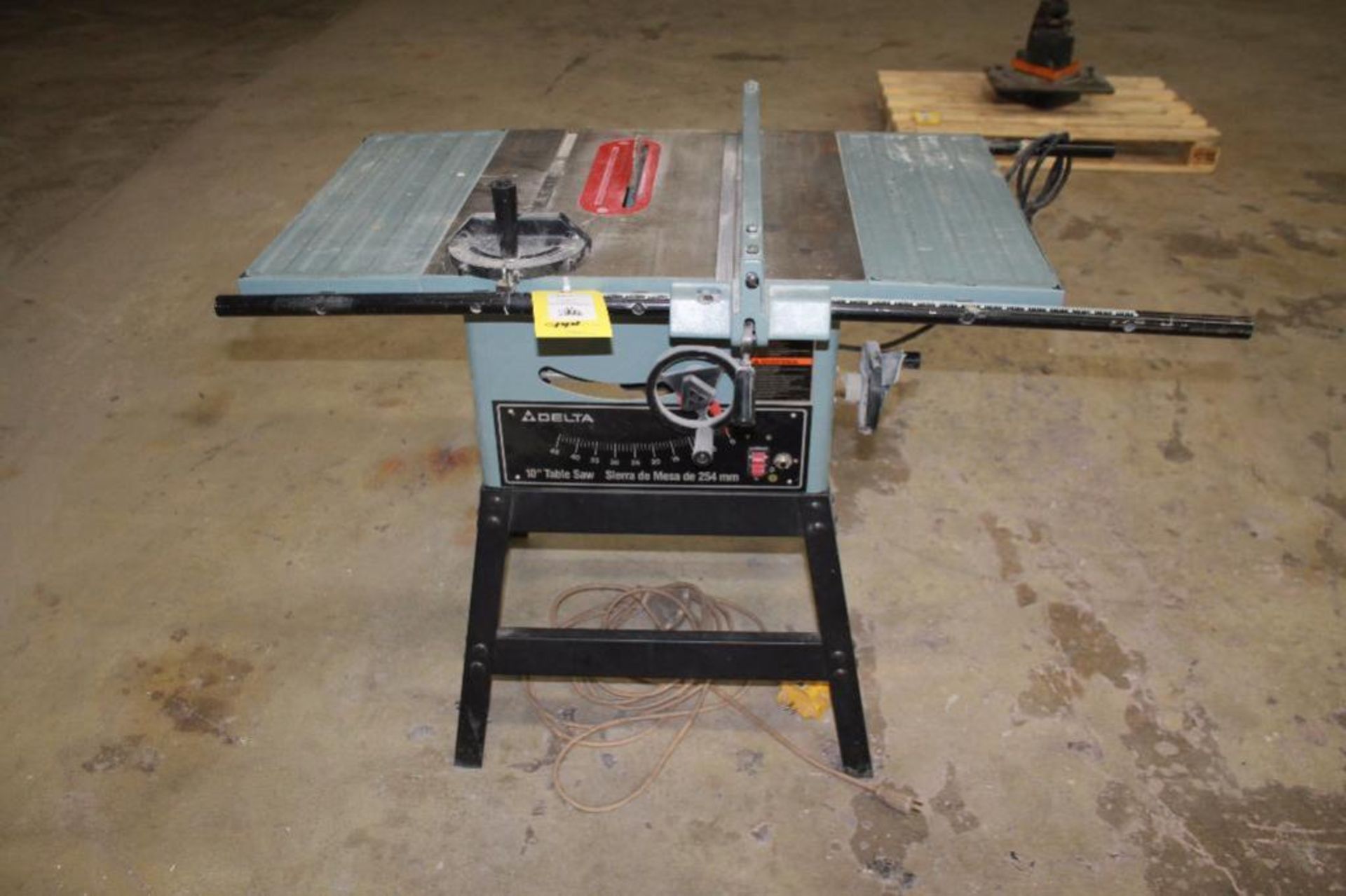 Delta 10 In. Table Saw
