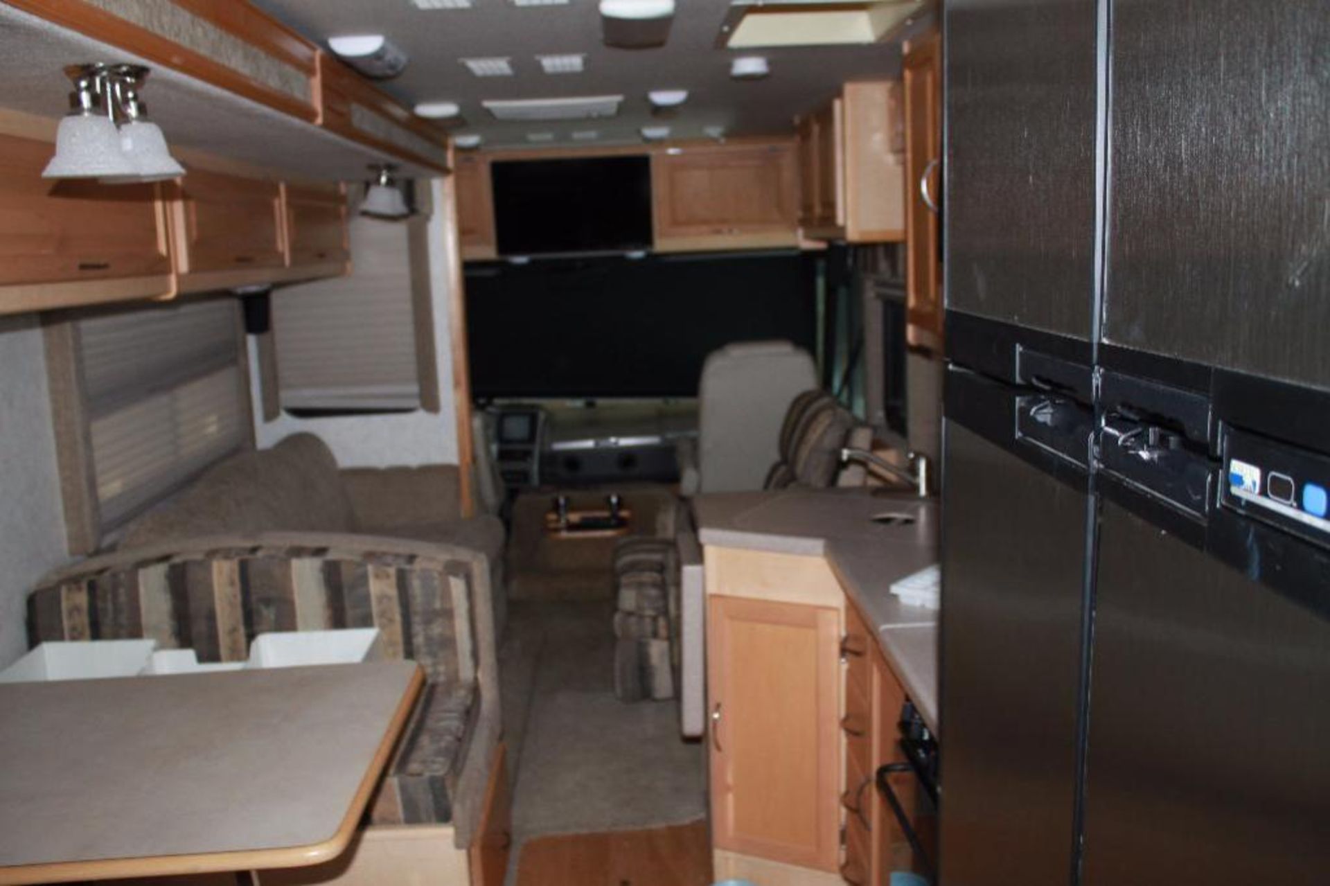 2002 Fleetwood 38 Ft (est.) Motor Home, (2) Slide-Outs, 5500 Onan Marquis Generator, KVH In- Motion - Image 6 of 8