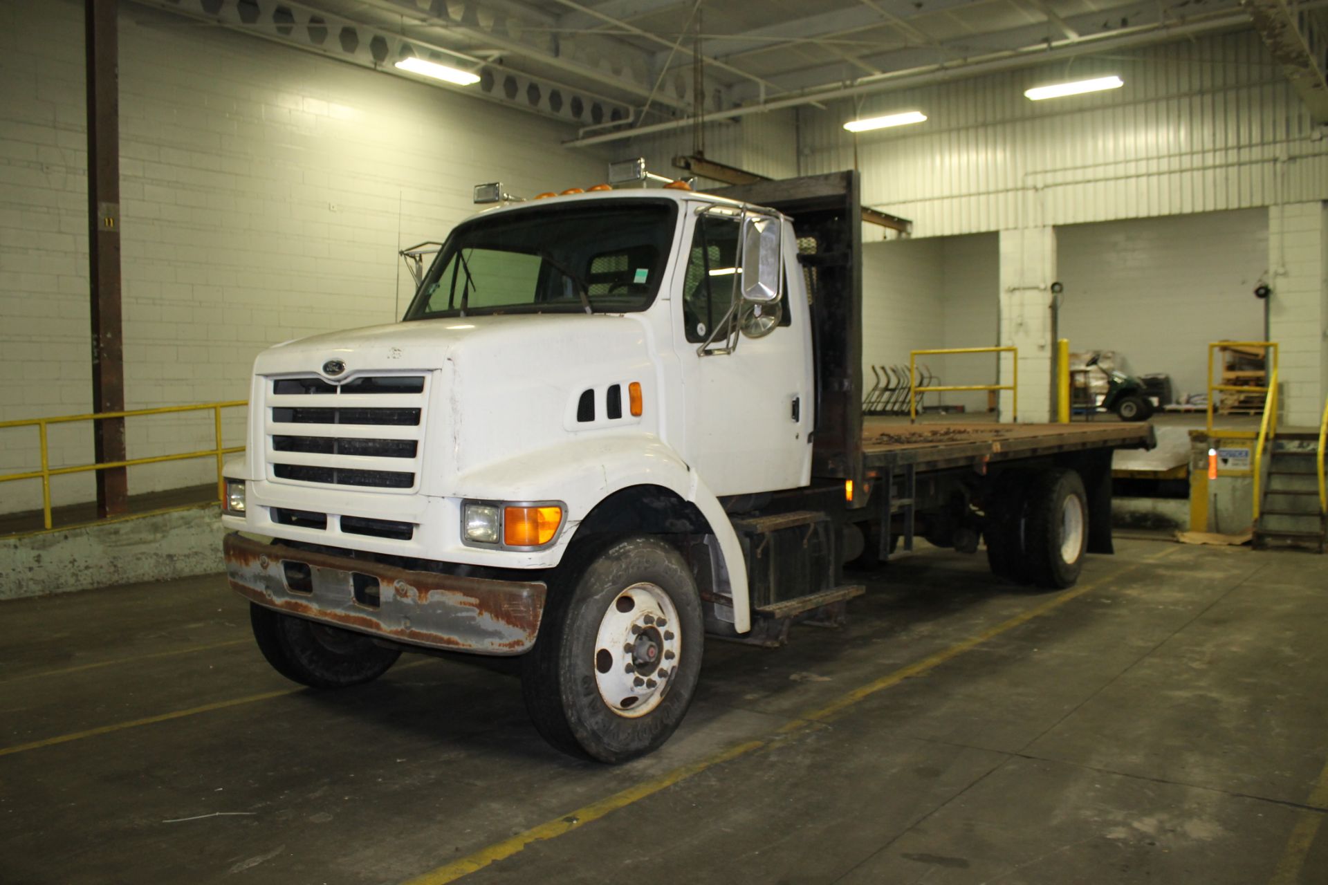 1998 20 Ft. Ford Flatbed Tuck, 3126 Cat Diesel, 6 Speed Transmission, VIN 1FDXN80F1WVA34927