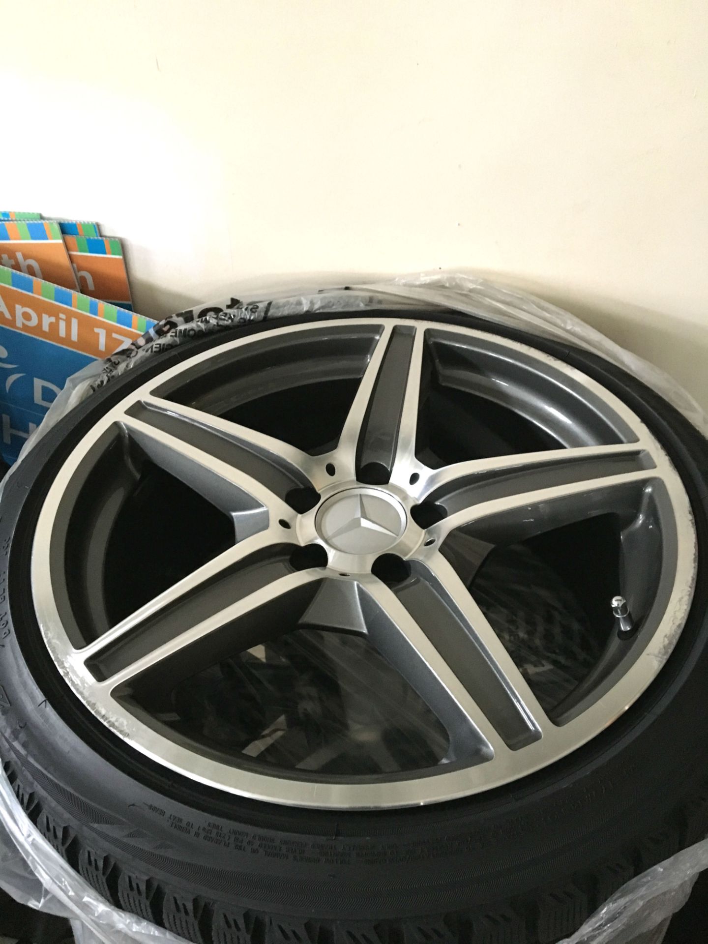 LOT: Set of (4) Bridgestone Blizzak LM-60 Tires 225/40R-18 92H XL B Mounted on Replica Wheel MG5