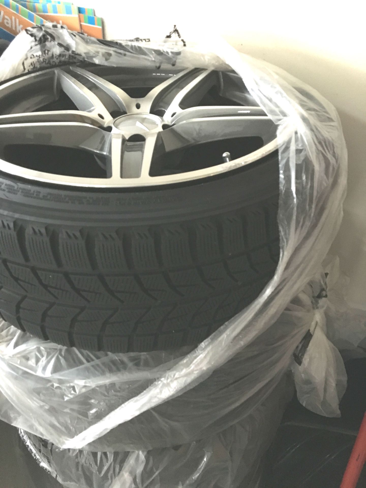 LOT: Set of (4) Bridgestone Blizzak LM-60 Tires 225/40R-18 92H XL B Mounted on Replica Wheel MG5 - Image 3 of 6