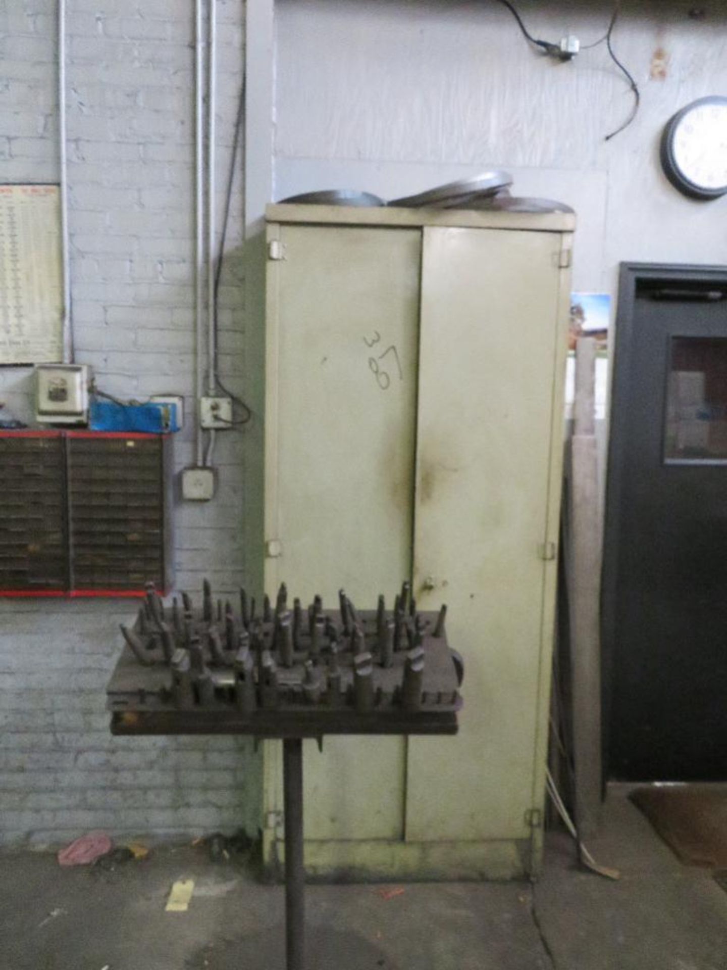 LOT: Steel Shelving Units & Cabinet with Contents of Taper Shank Drill Bits & Misc. - Bild 2 aus 2