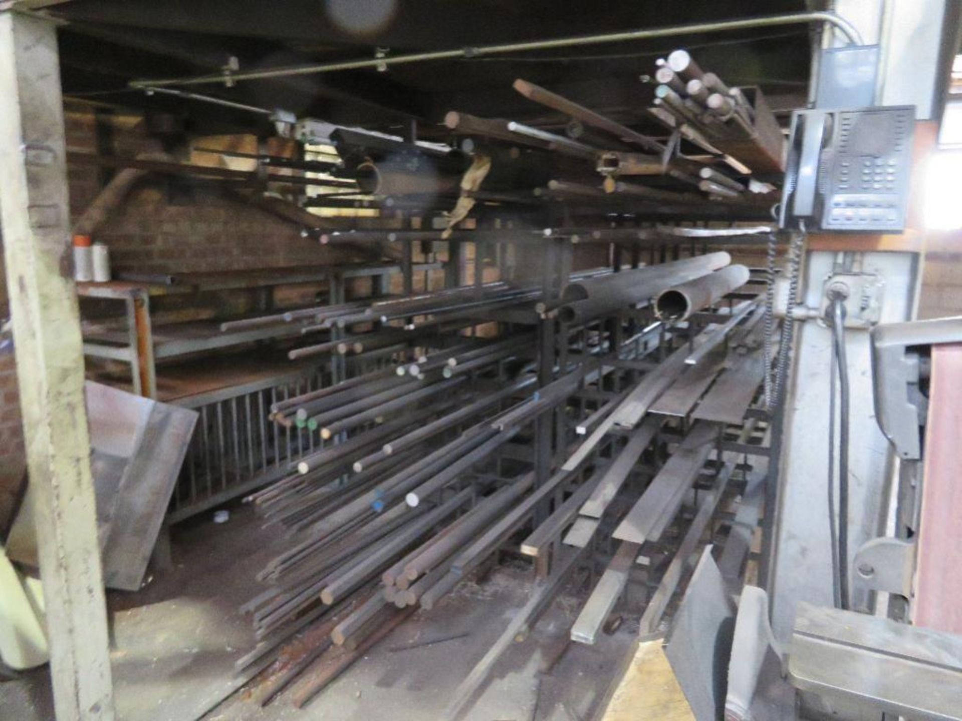 LOT: Contents of Rack ? Large Quantity Steel including Angle-Round-Flat Bar & Pipe & Threaded Rod - Bild 3 aus 4
