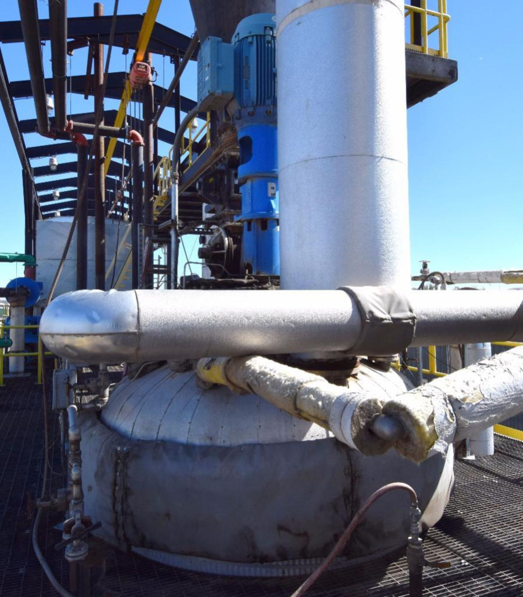 Reactor Vessel, Non-ASME, 6000 Gallon, 304 Stainless Steel. 96" diameter x 252" (est.) straight side - Image 2 of 11