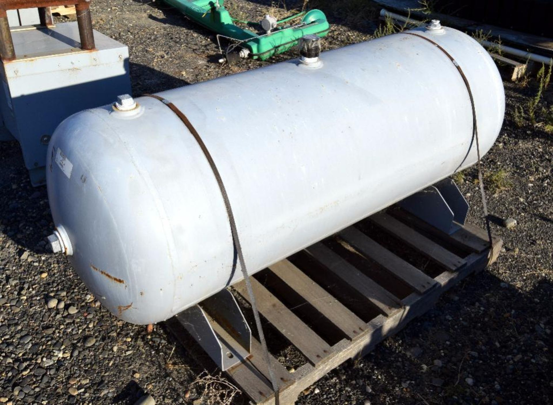 Steel Fab Air Receiving Pressure Tank, 100 Gallon (est.), Carbon Steel. Rated 200 psi at 400 degrees - Image 2 of 3