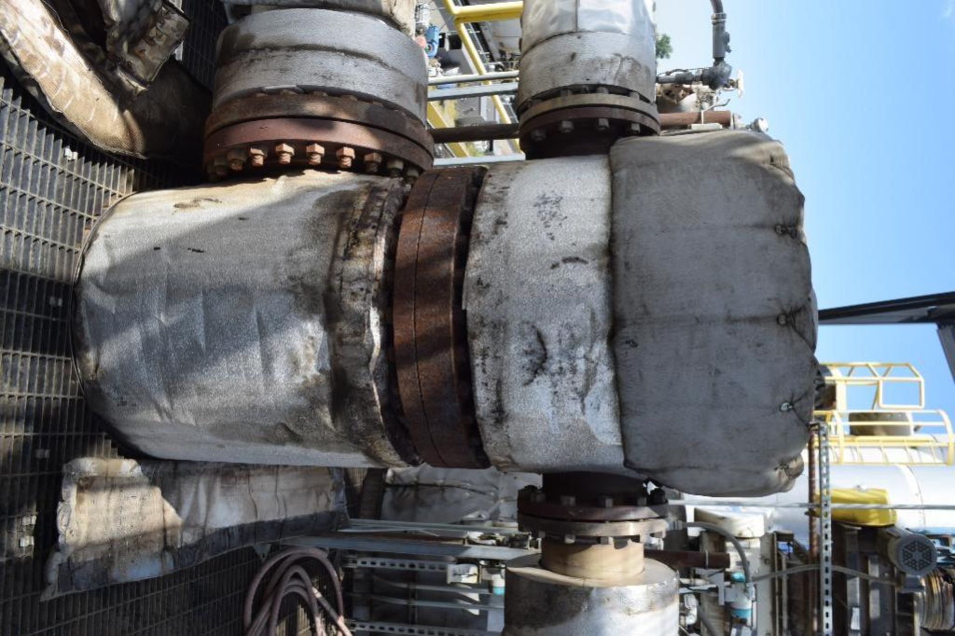 Alaskan Copper Works Shell & Tube Heat Exchanger, 1184 Square Feet (est.), Carbon Steel, Vertical. S - Image 5 of 8