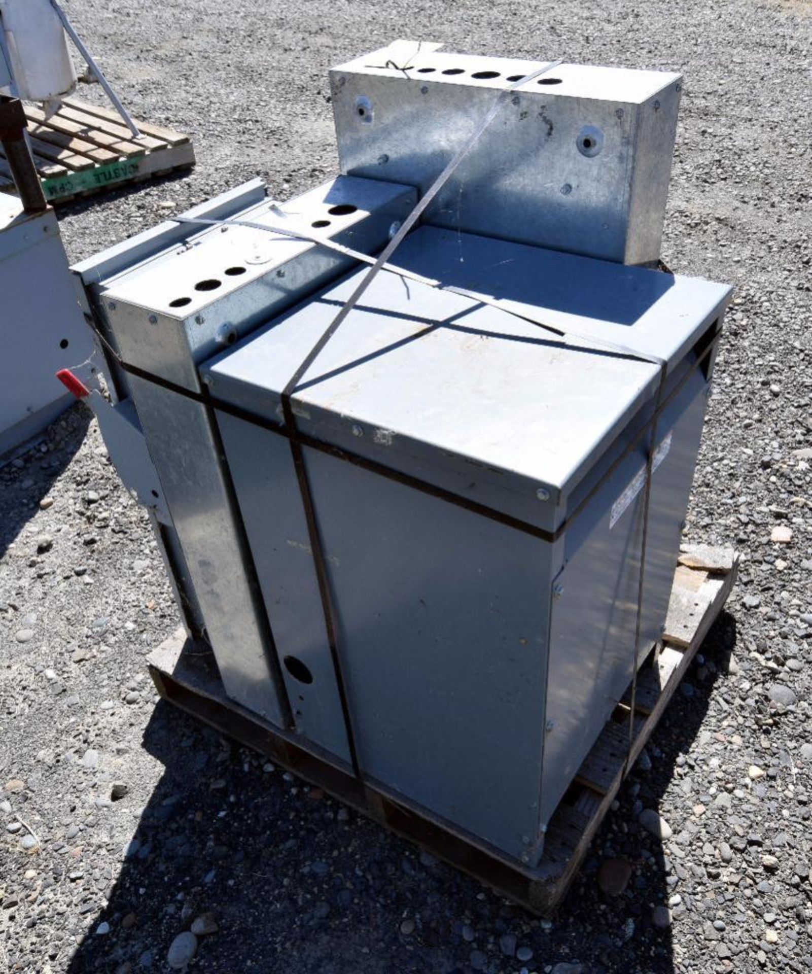 LOT: (1) Square D 45 KVA transformer, Catalog# 45T3H, style 33749-17212-082, date code 9902, type SO - Image 2 of 8